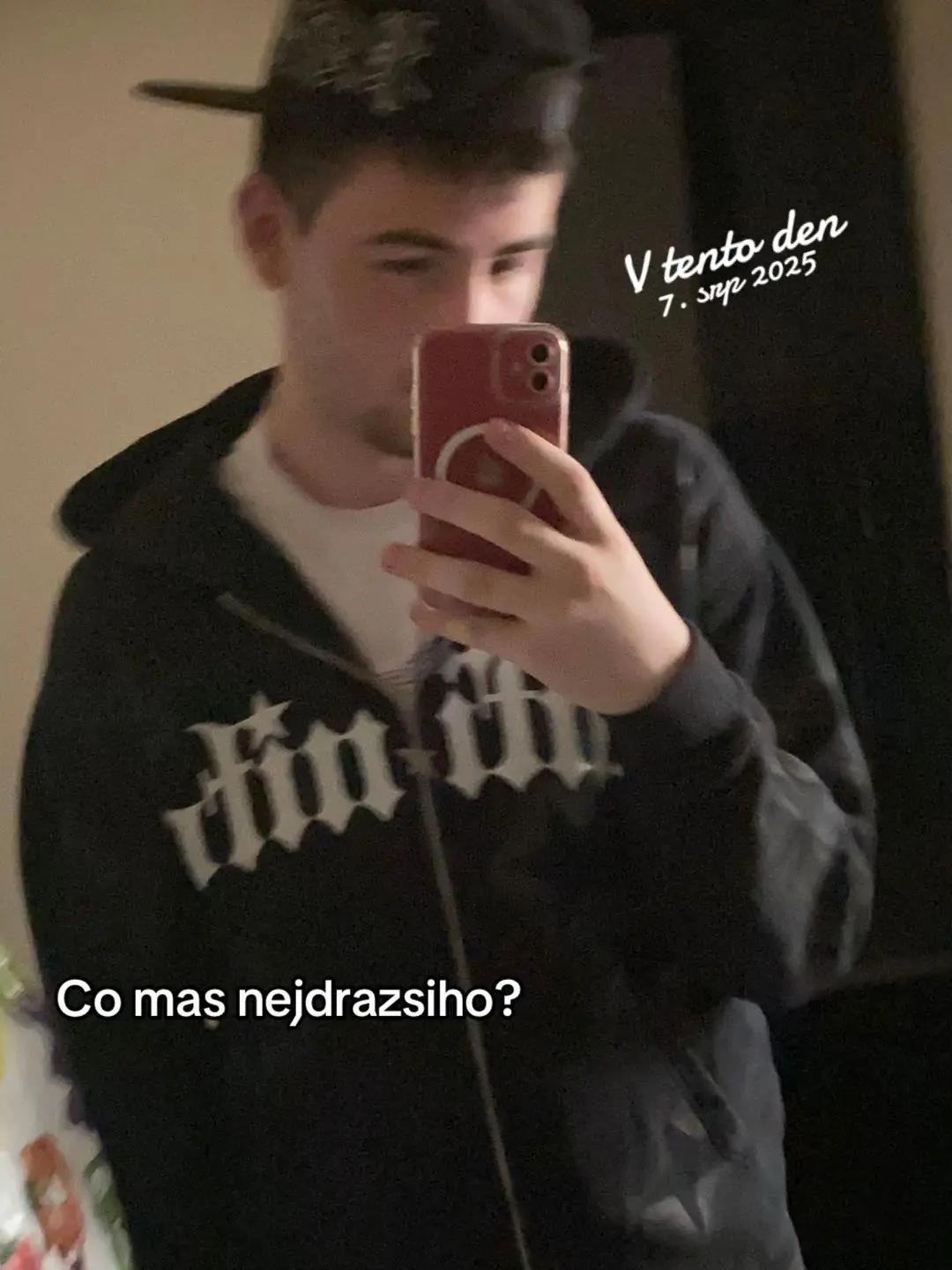 @_.aduskq_.