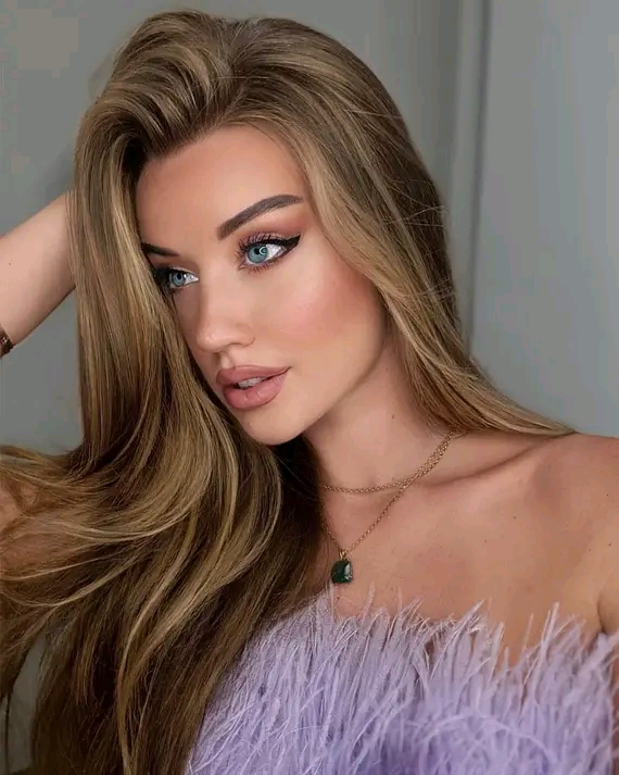 @LEYLA🍓🦋💫
