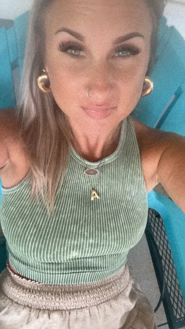 @amienicole