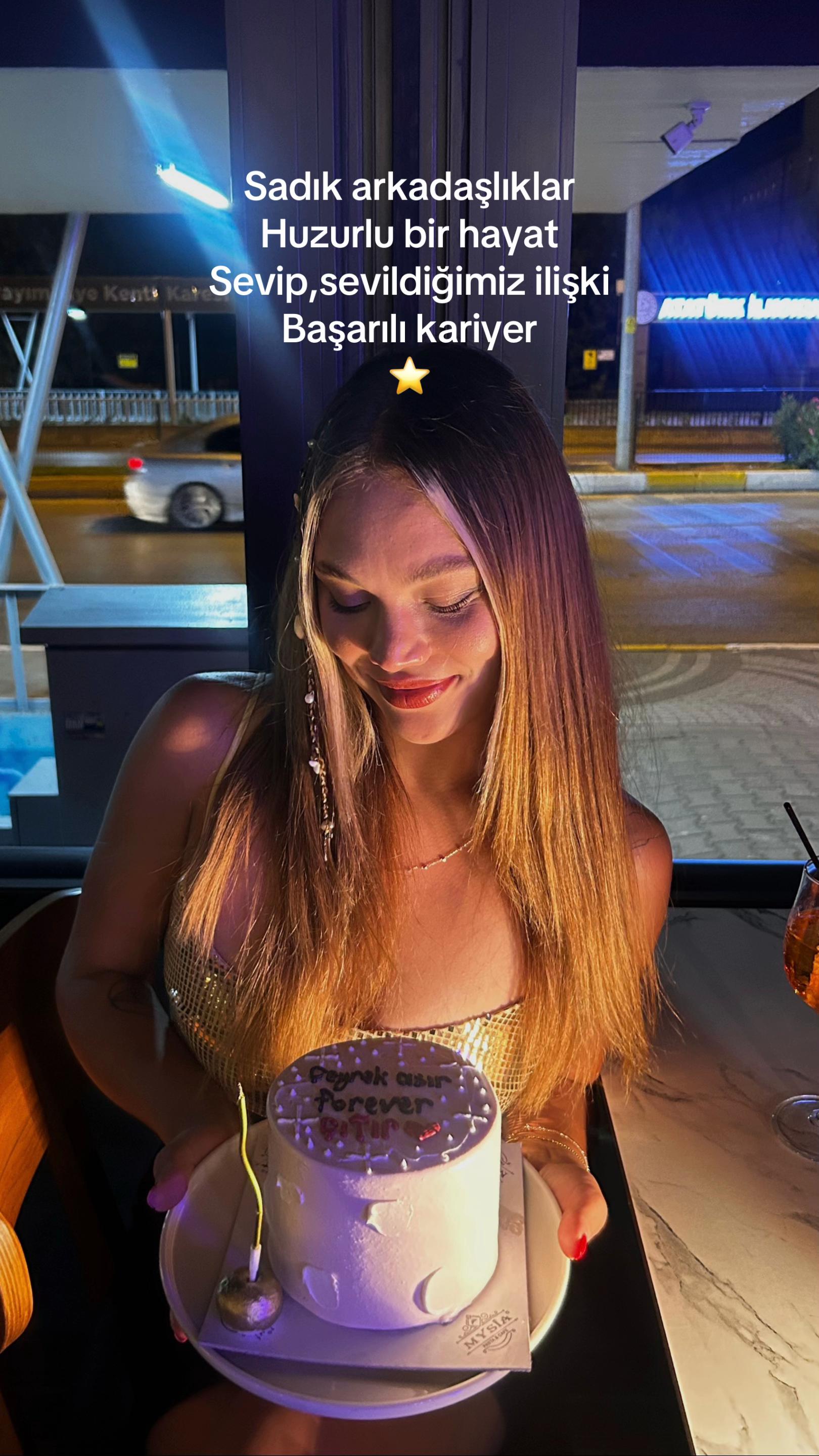 @yaprakerbekk