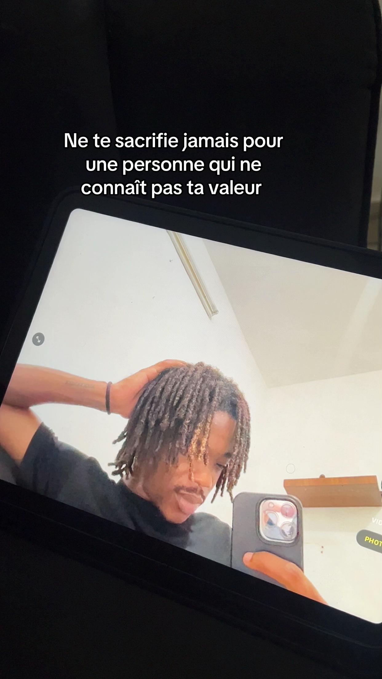 @𝐌𝐎𝐋𝐋𝐄𝐘