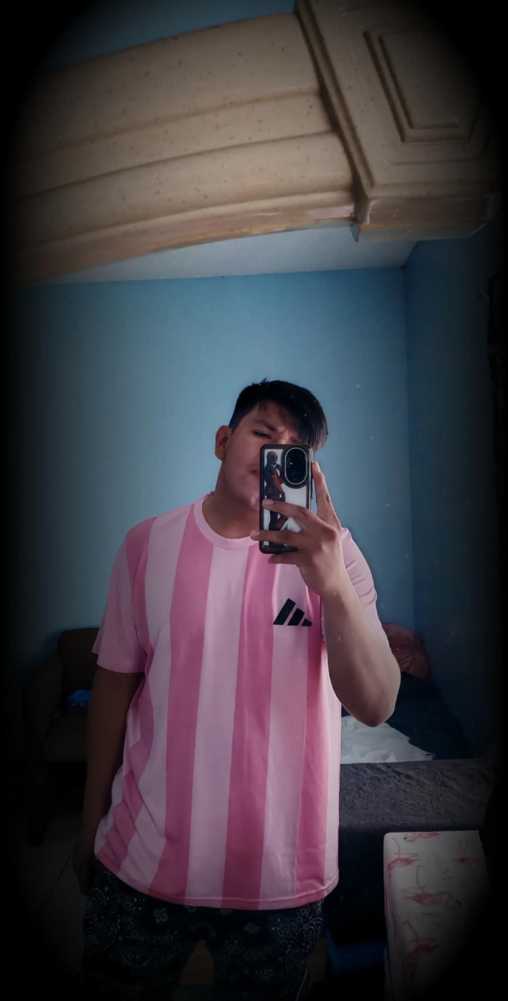 @𝓞𝓼𝓬𝓪𝓻 𝓖𝓮𝓸Ö𝓿𝓪𝓷𝔂 🖤