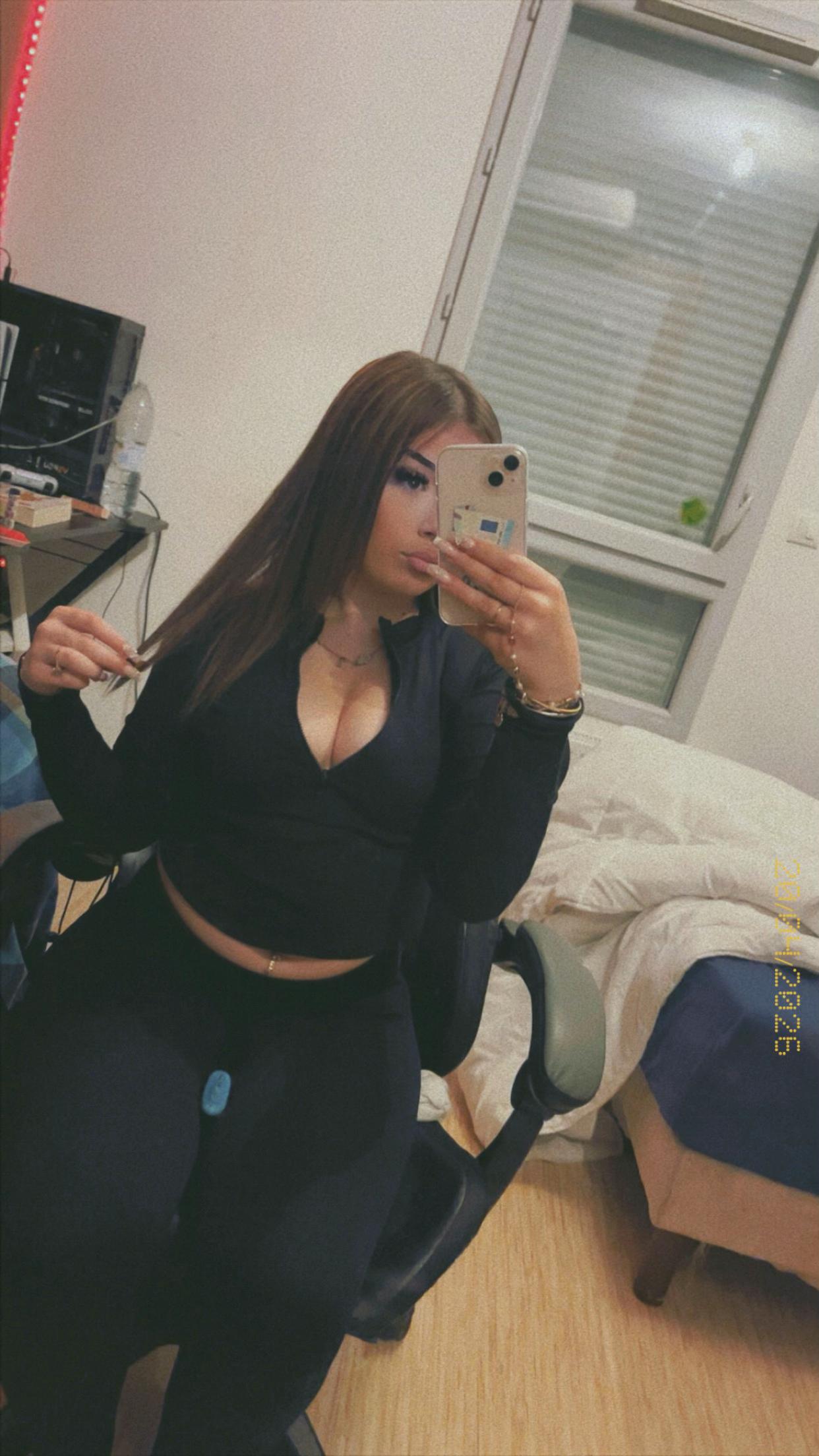 @𝐁𝐞𝐥𝐯𝐢𝐝𝐚𝐚𝟗𝟐𝐢🍬