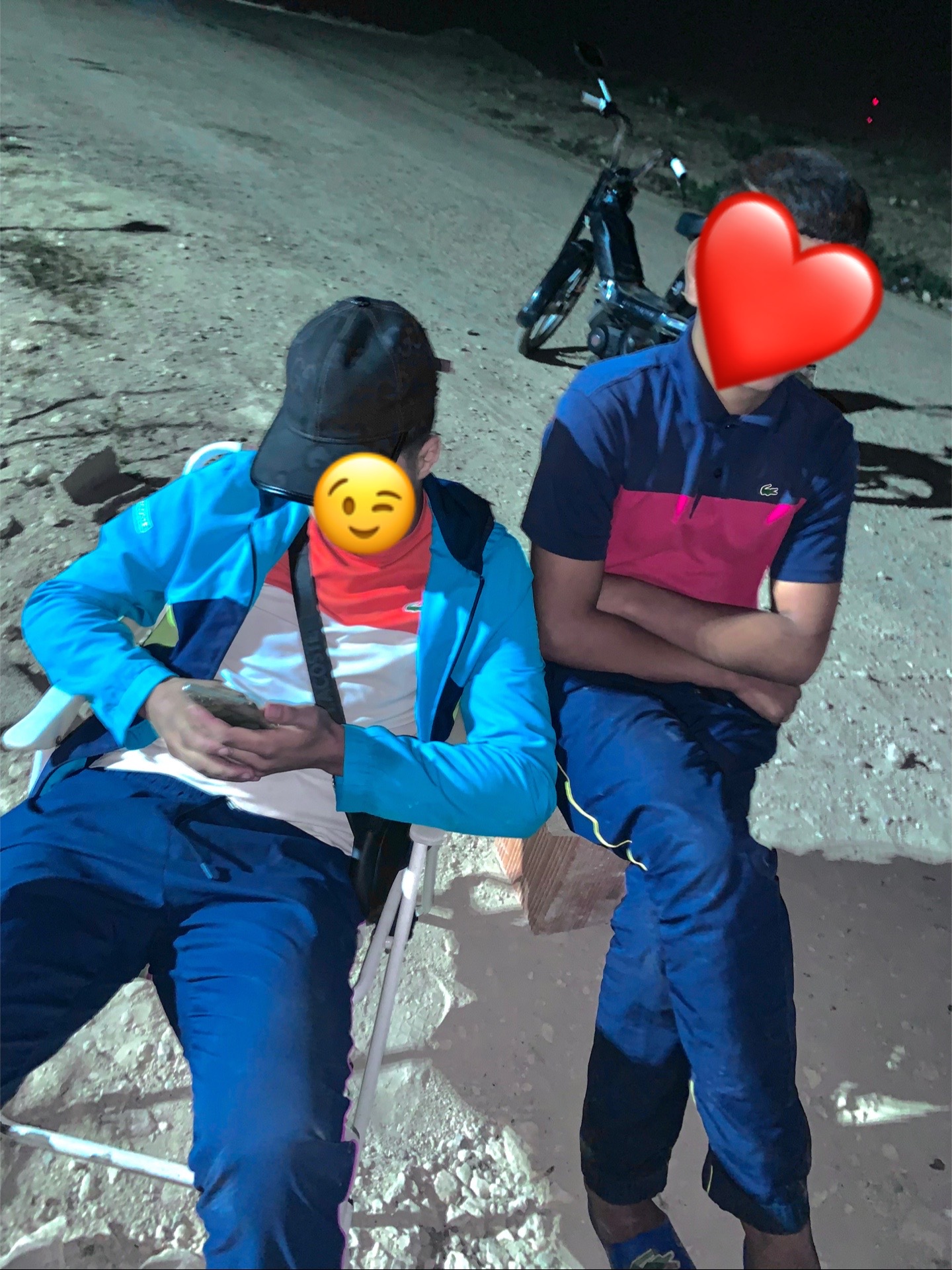 @L H A J