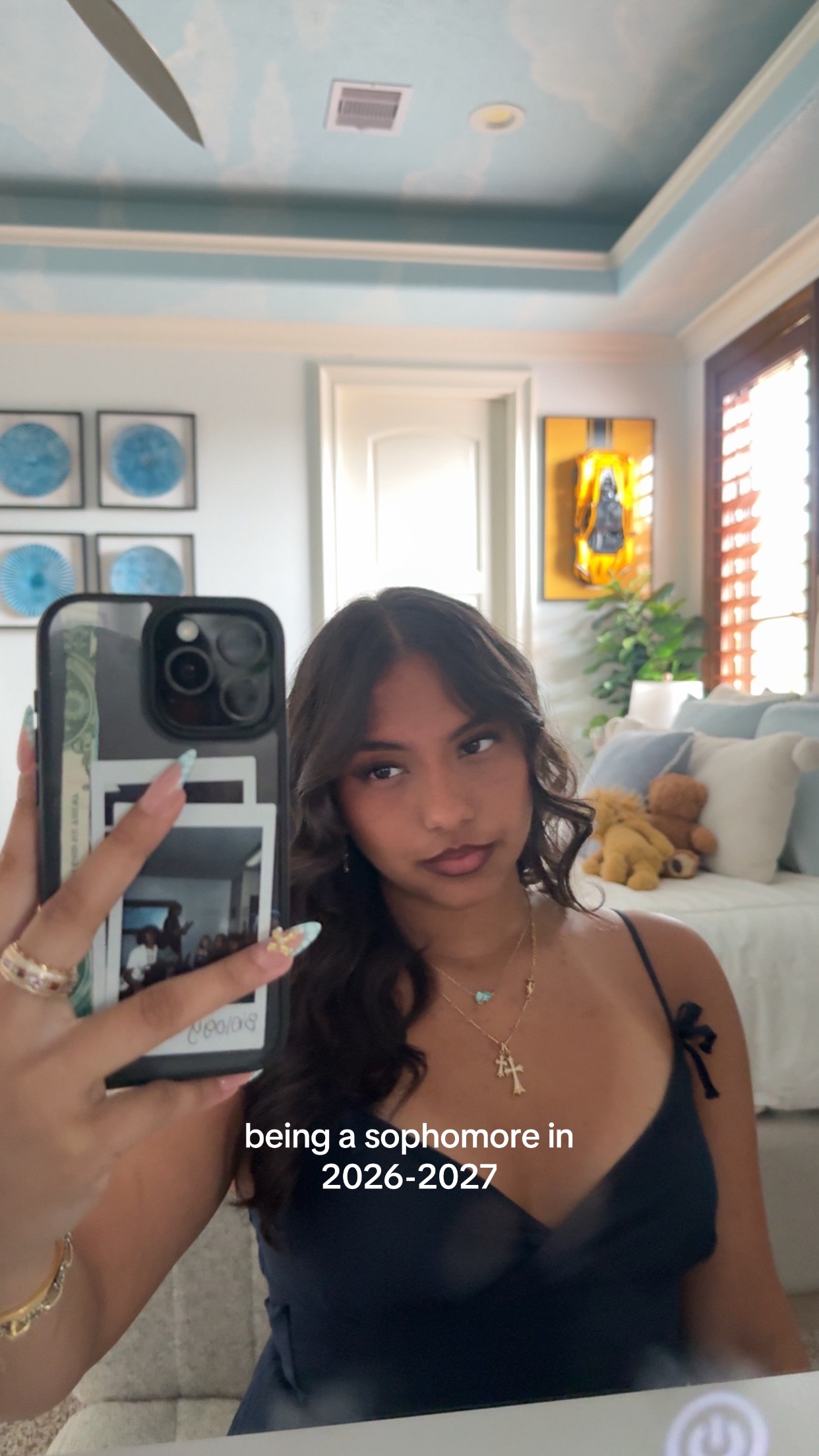 @𝔰𝔬𝔭𝔥𝔦𝔞 𝔷𝔢𝔯𝔪𝔢𝔫𝔬