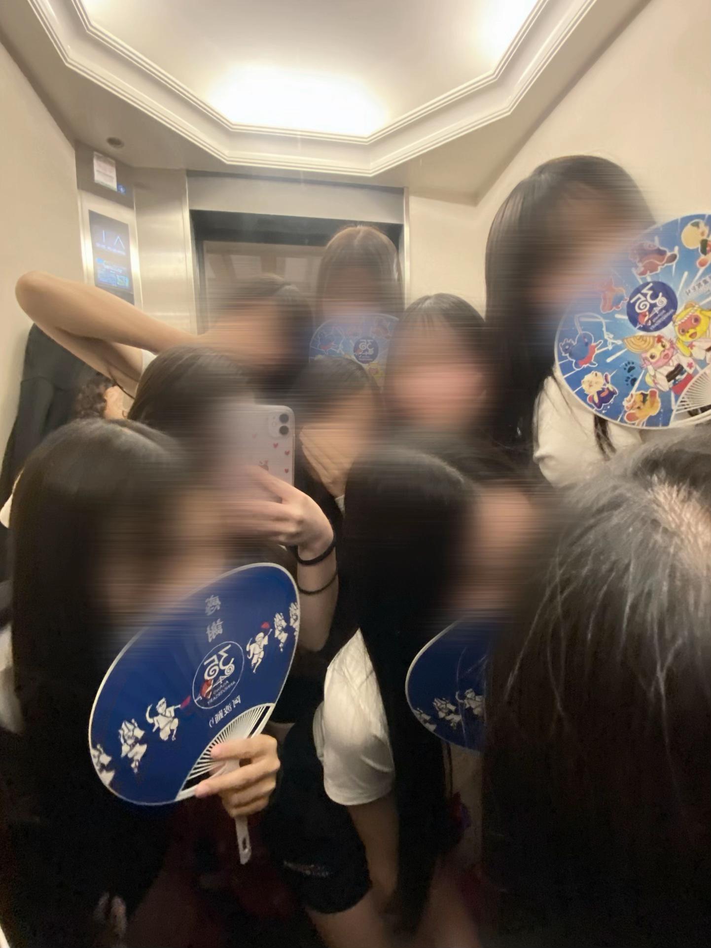@輝 々