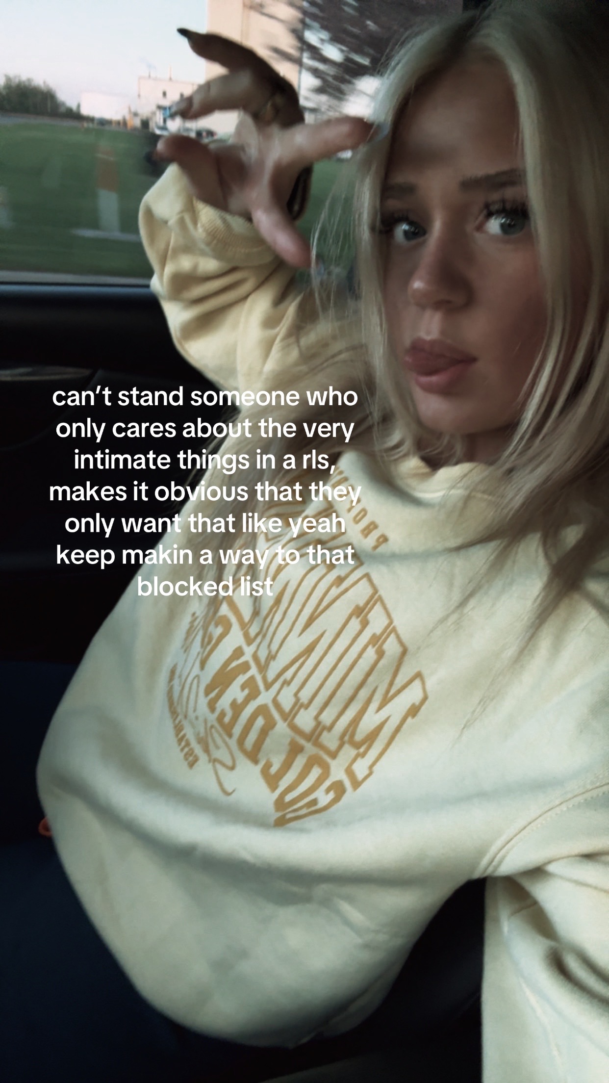 @T R I N I T Y  L Y N N