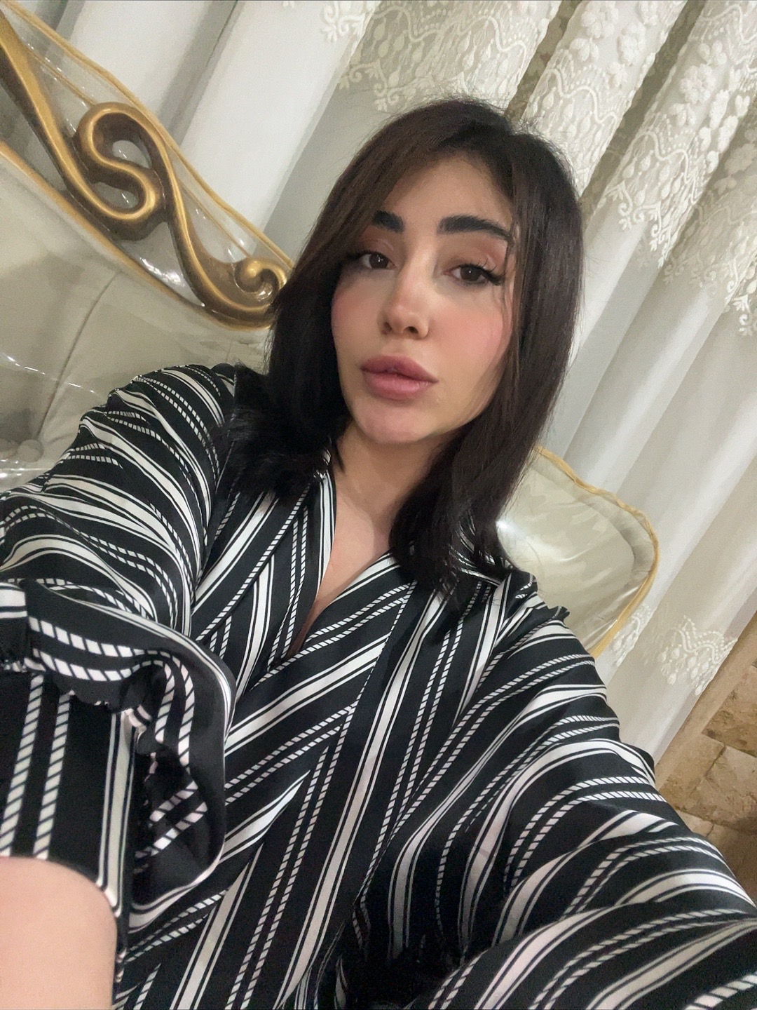 @melikazangene