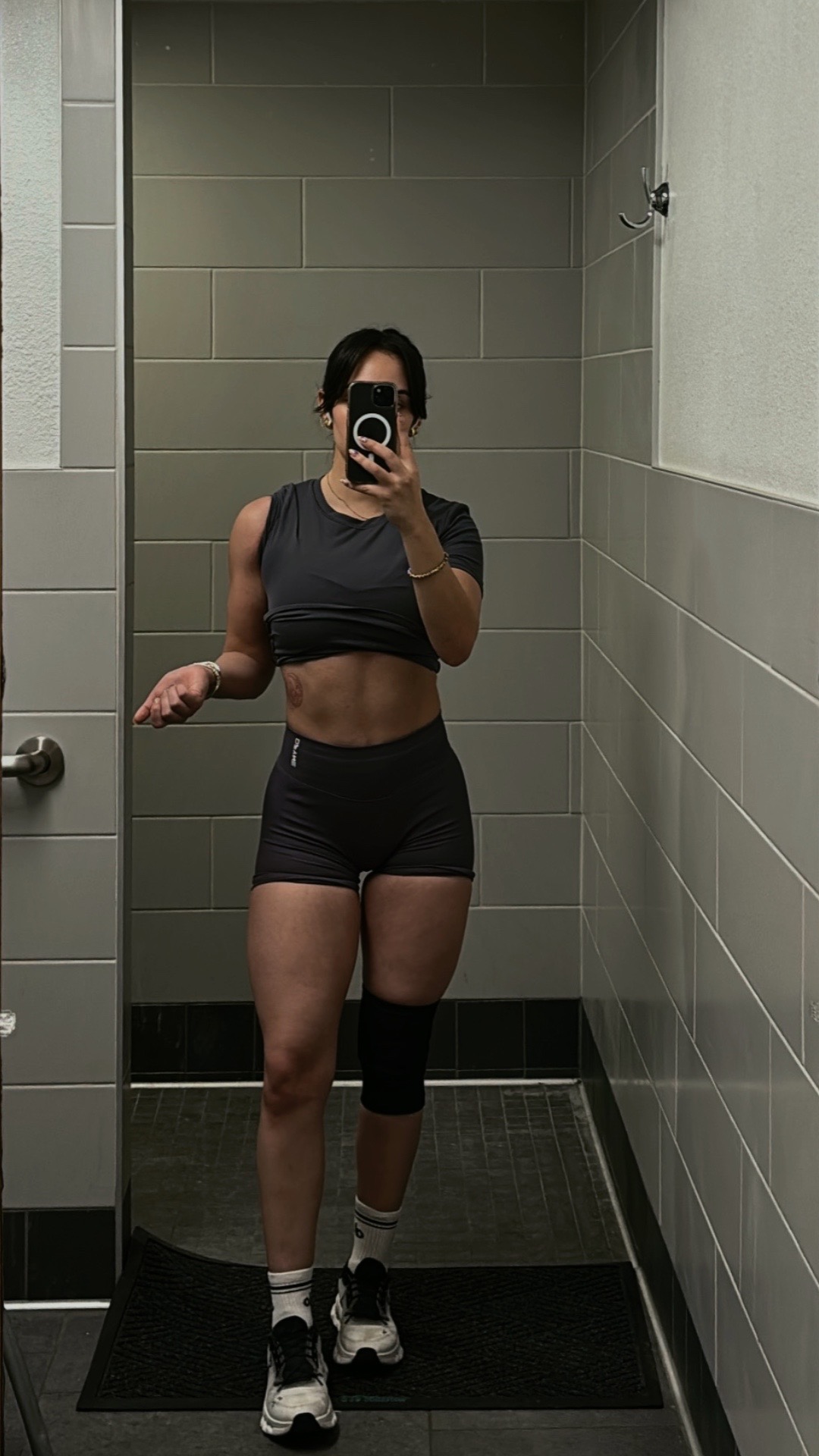 @isabella