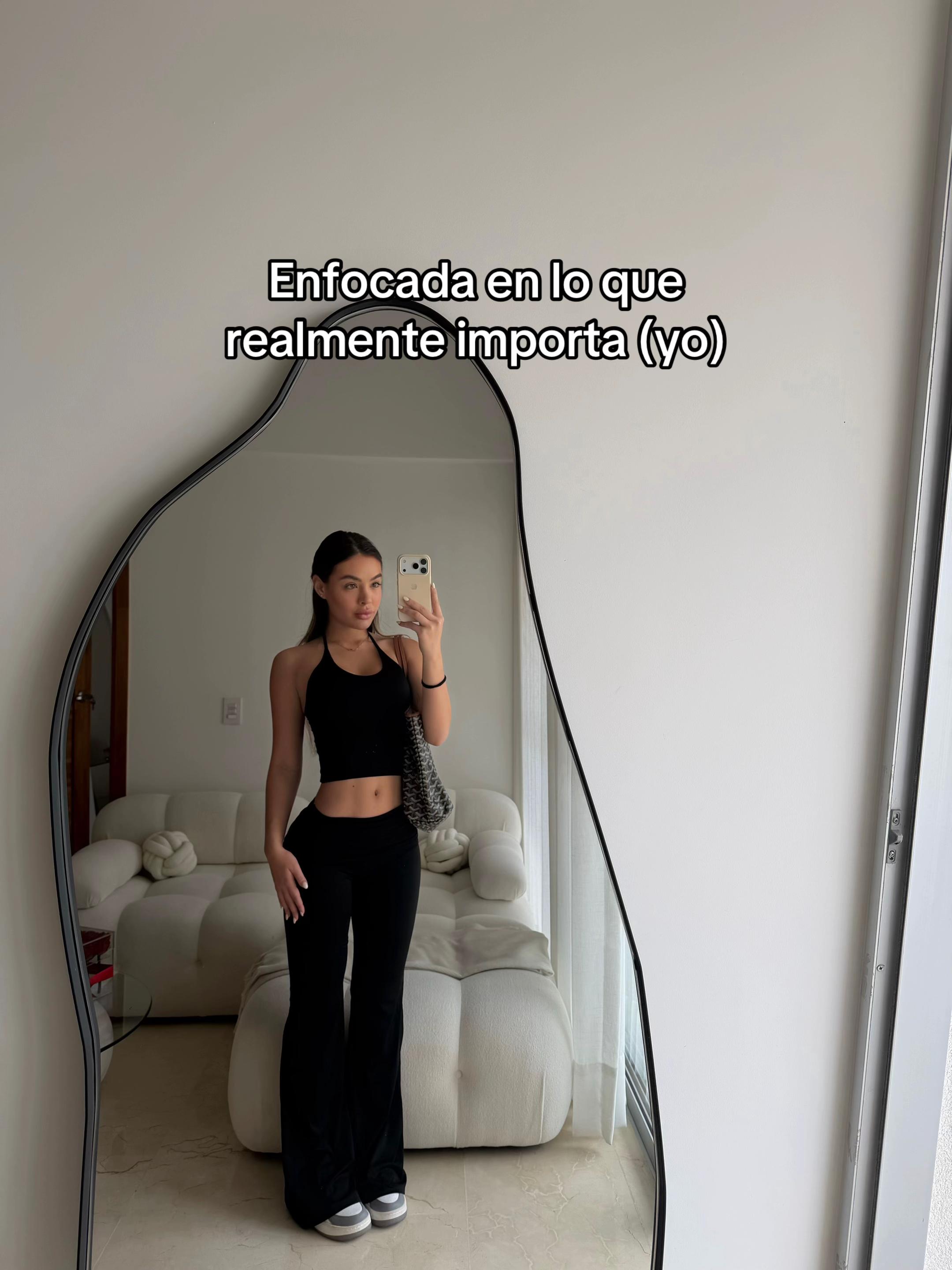 @IsaBella