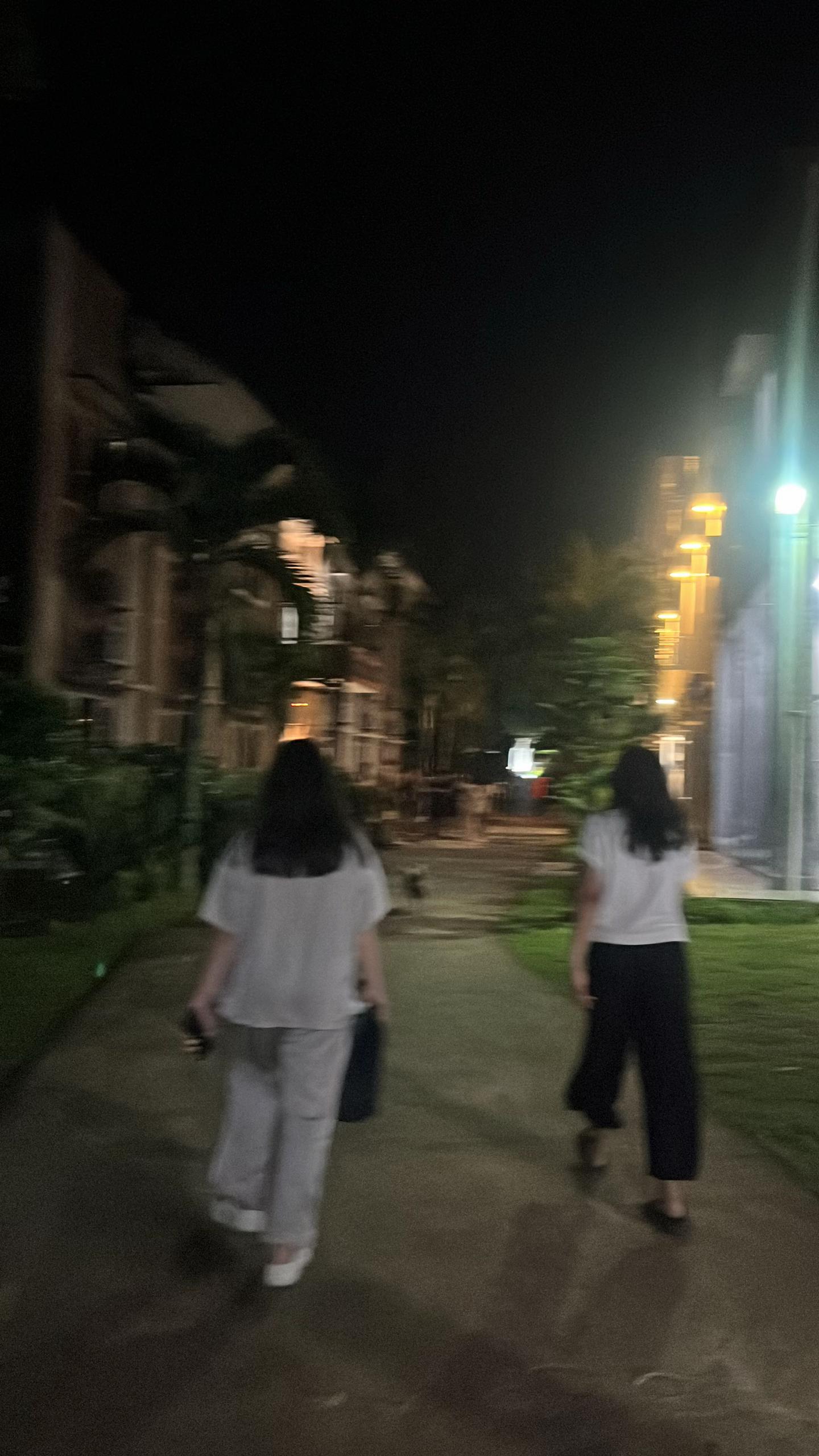 @nomnom🍓