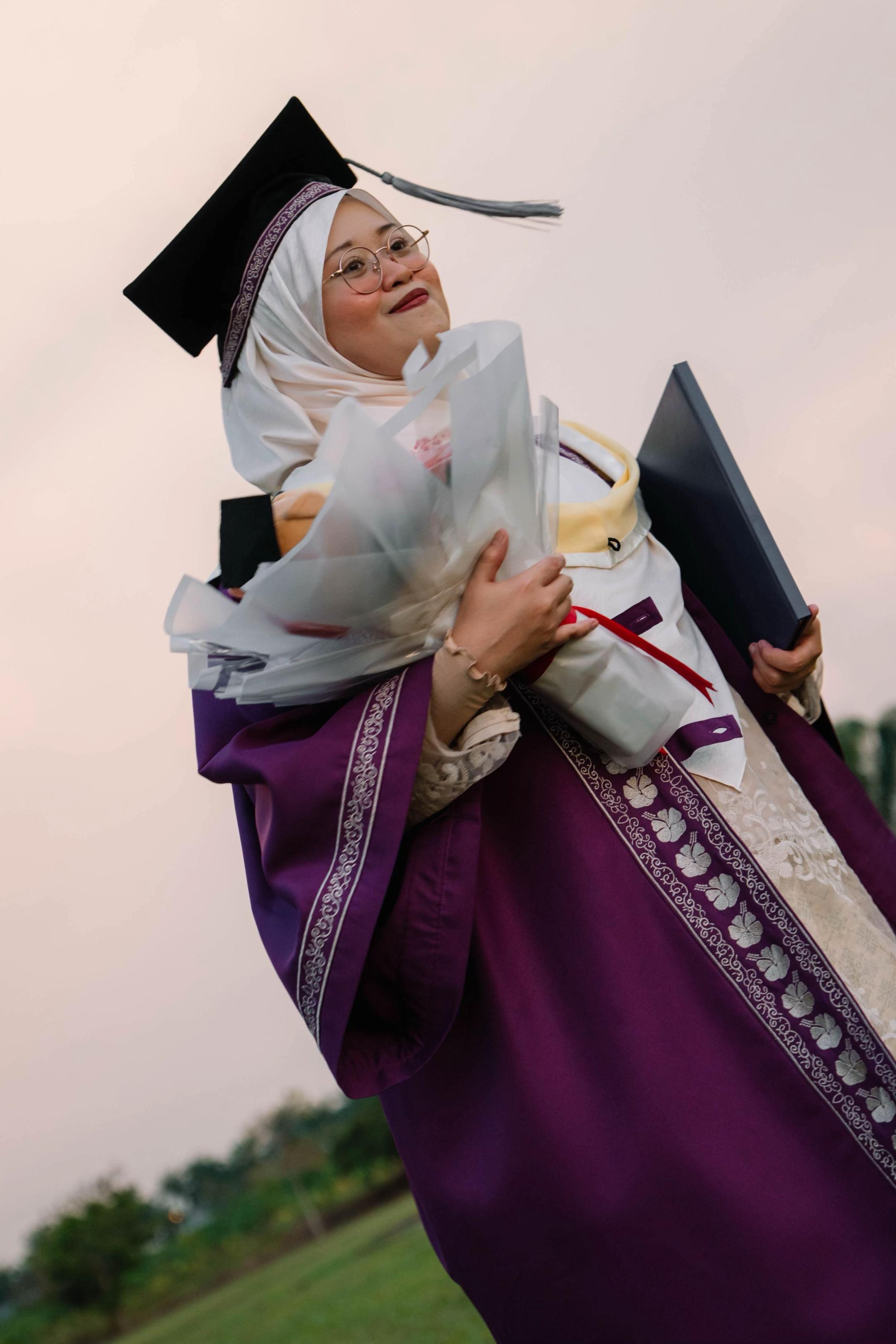 @𝒩𝓊𝓇𝒾𝓃 𝒩𝒶𝒹𝒽𝒾𝓇𝒶𝒽 ✿