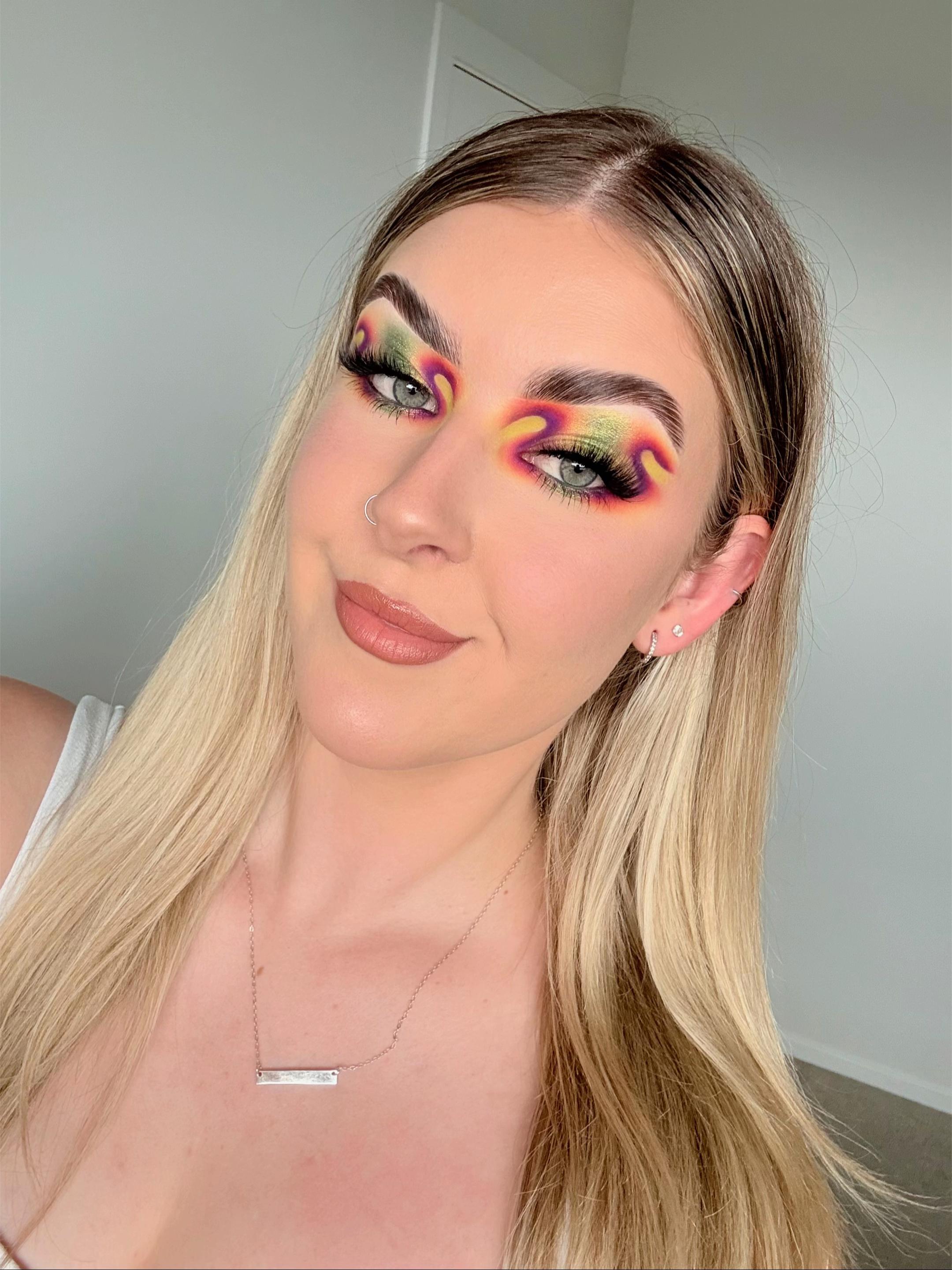 @Alix | Creative Makeup Content