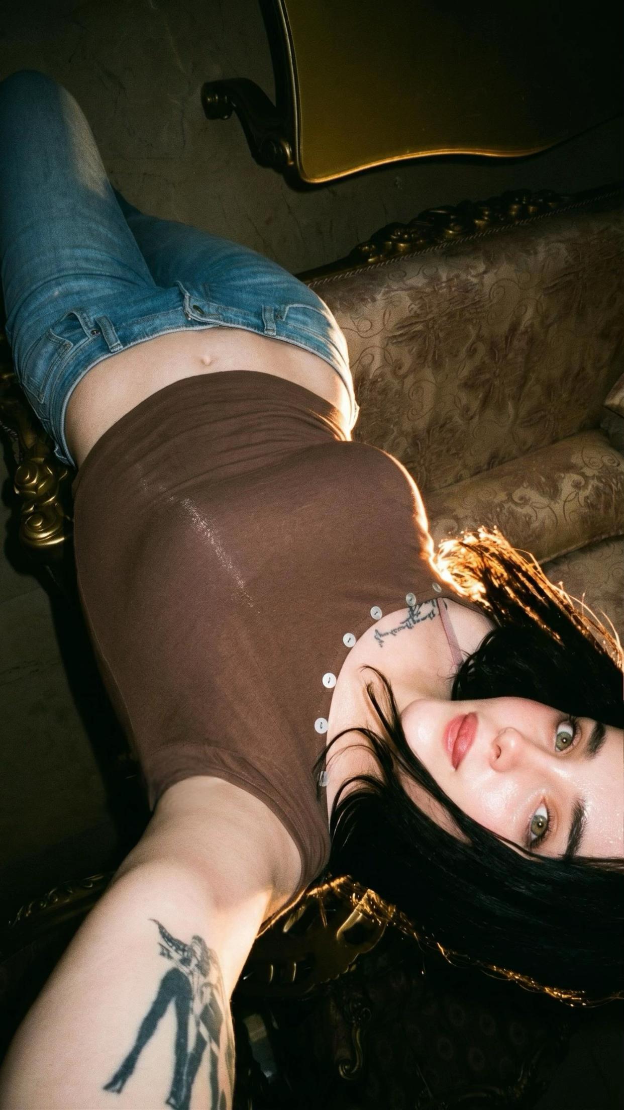 @Model rena