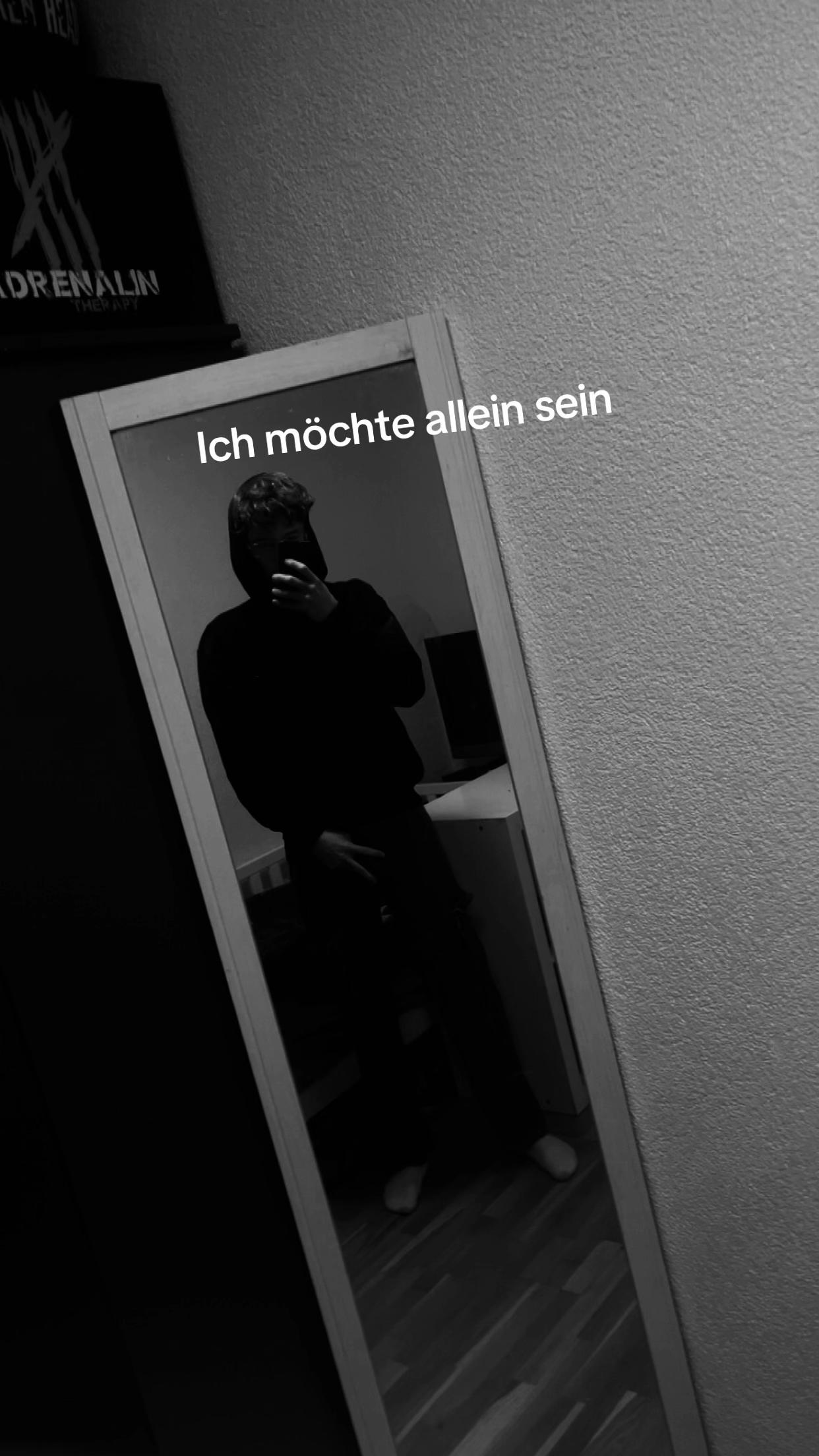 @👻