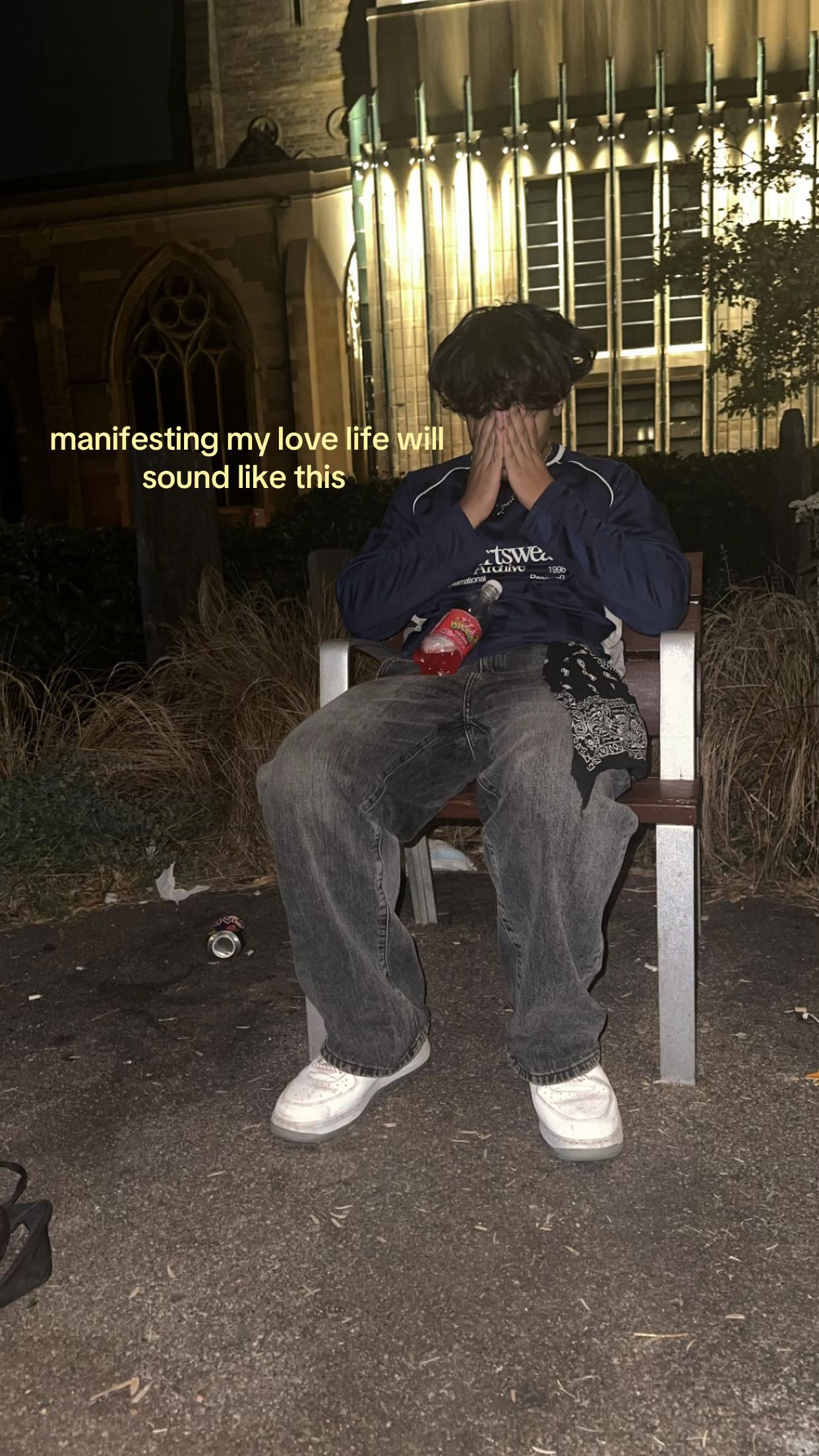 @✇