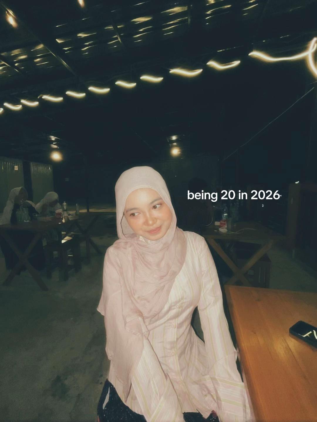 @🧚🏻&zwj;♀️