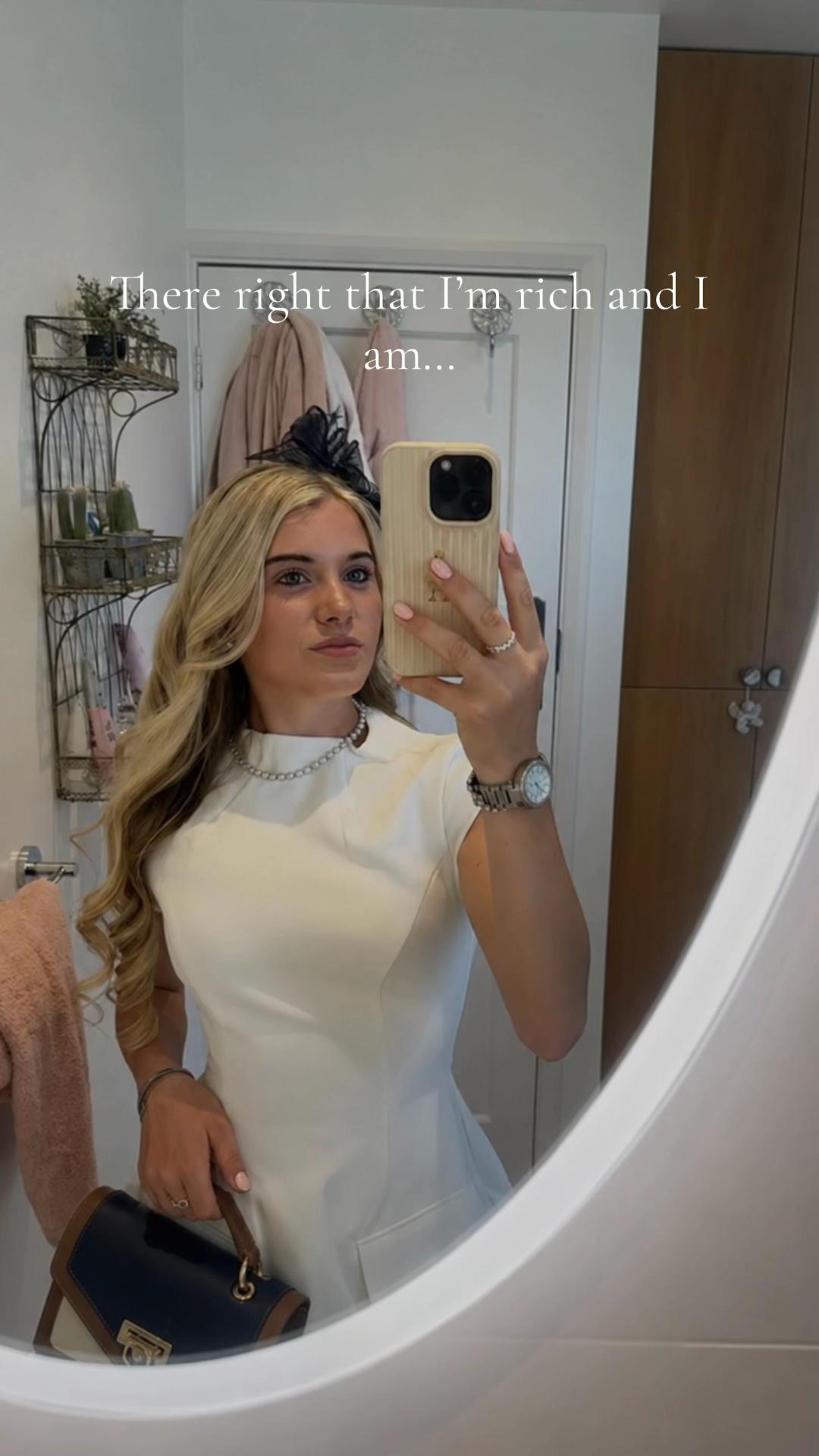 @𝙻𝚒𝚕𝚢 𝚖𝚊𝚢