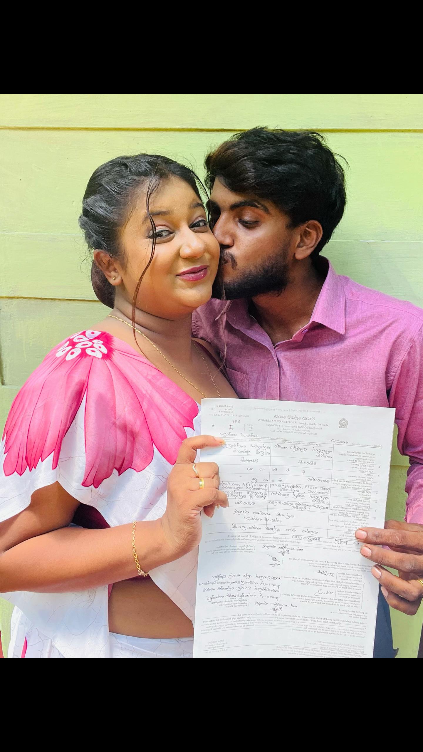 @අනූ • මෙලා