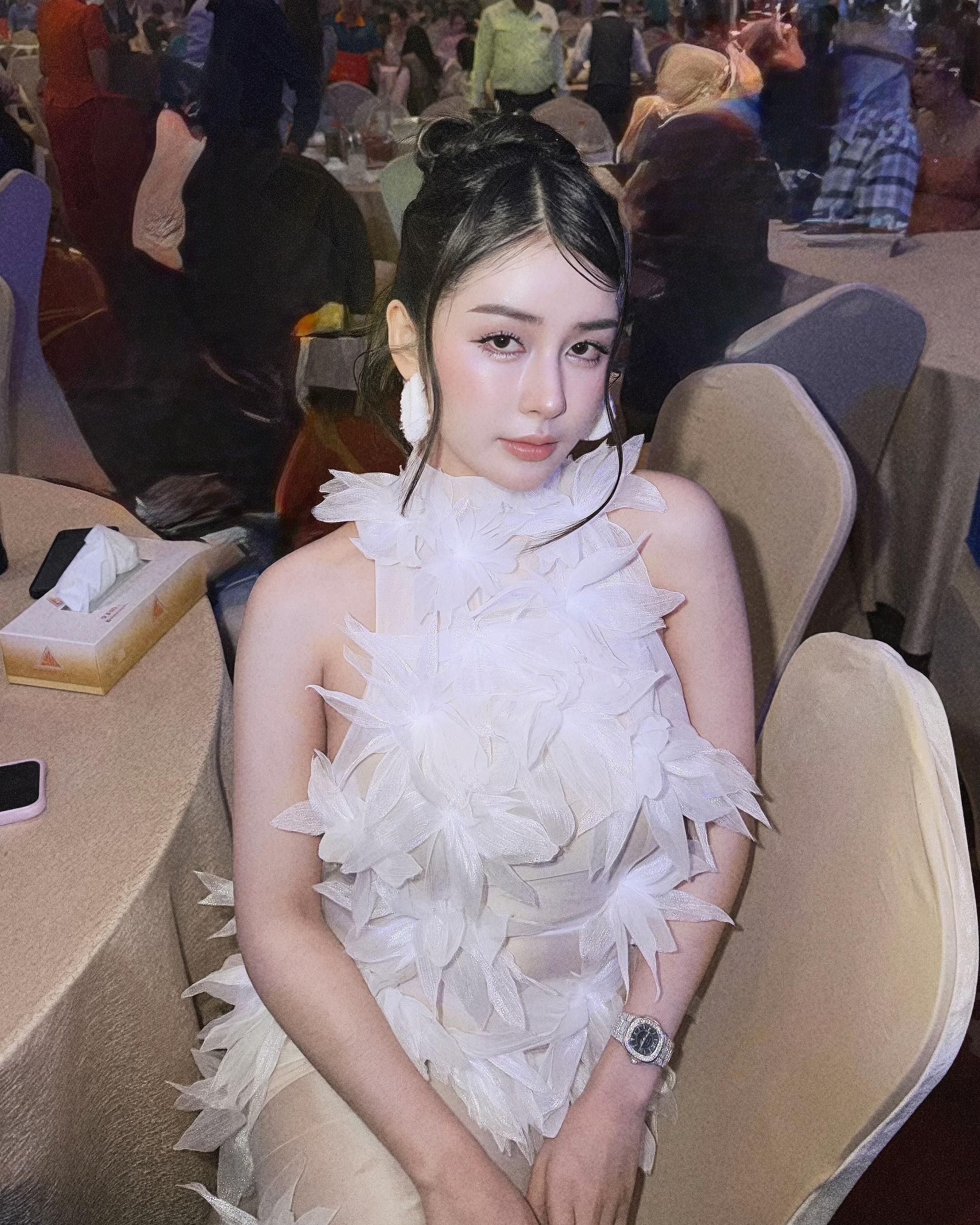 @Mei li ๐ฐ๐ญ๐จ๐ณ