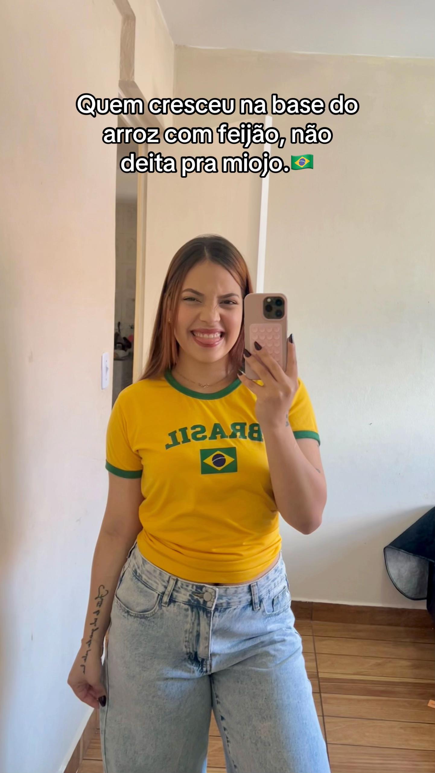 @L&iacute;via Brito