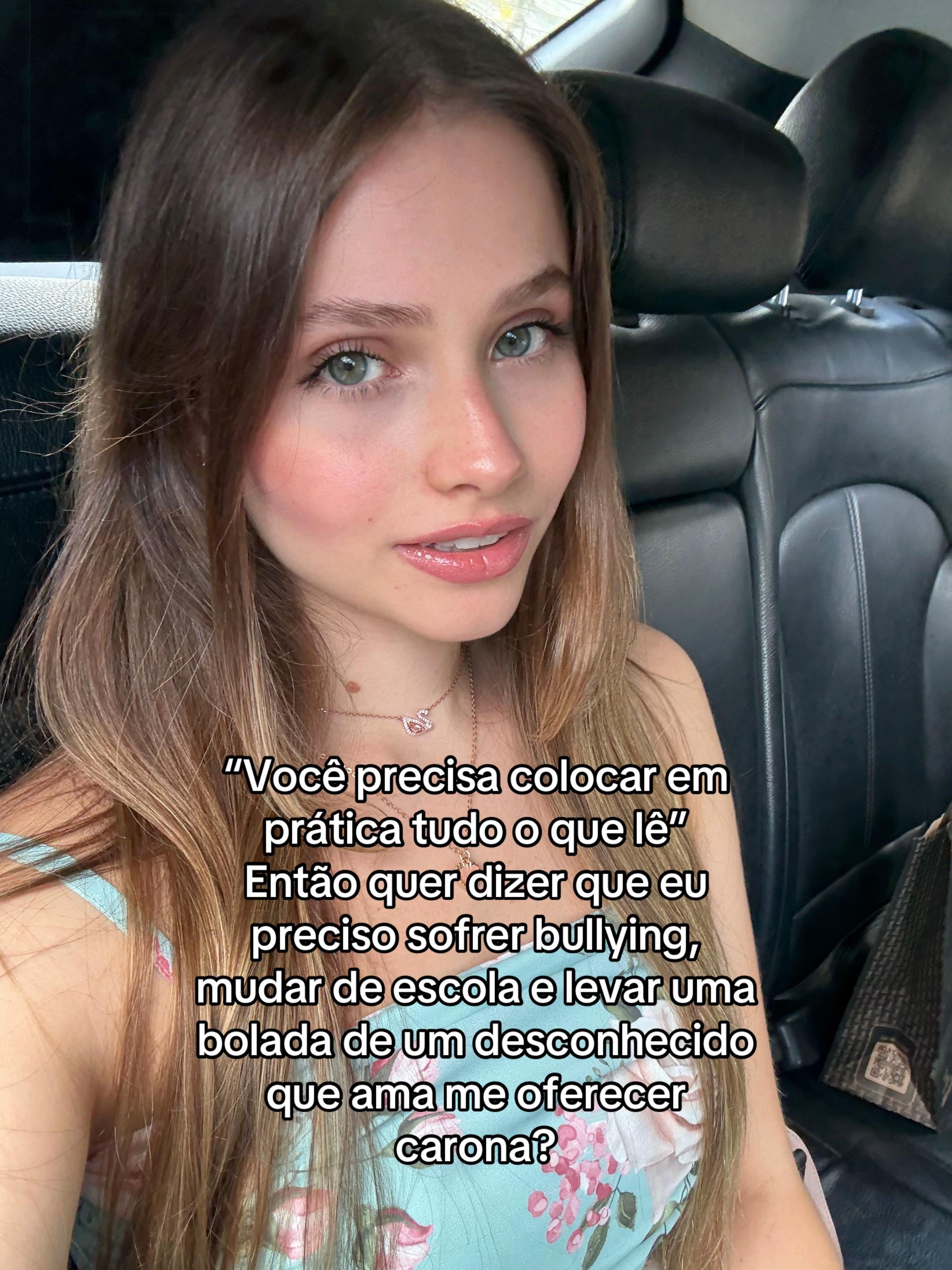 @Julinha 📖