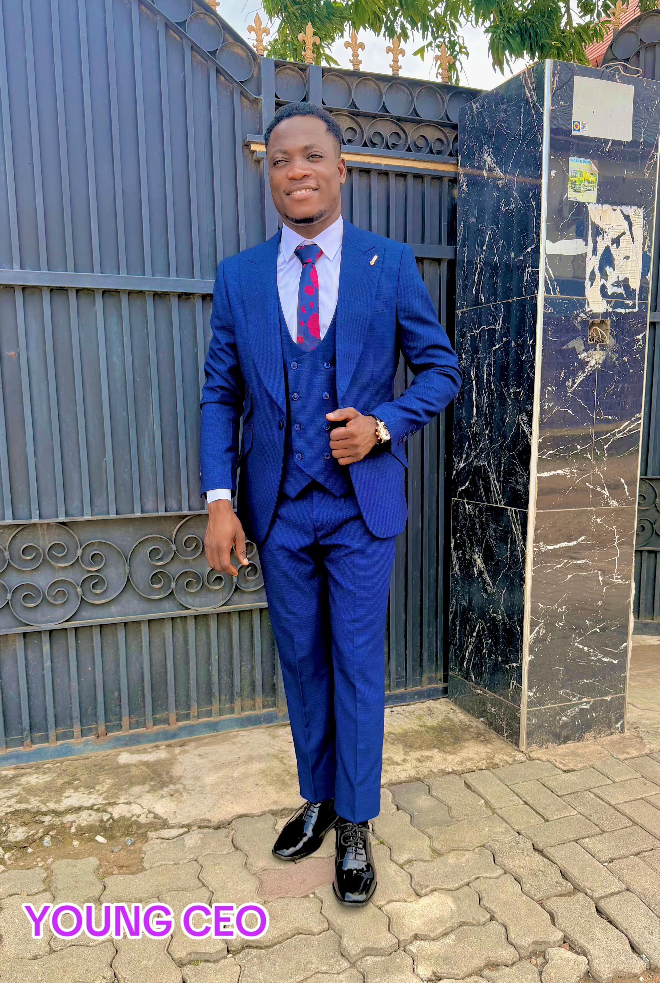 @HON SAVIOUR 🧳