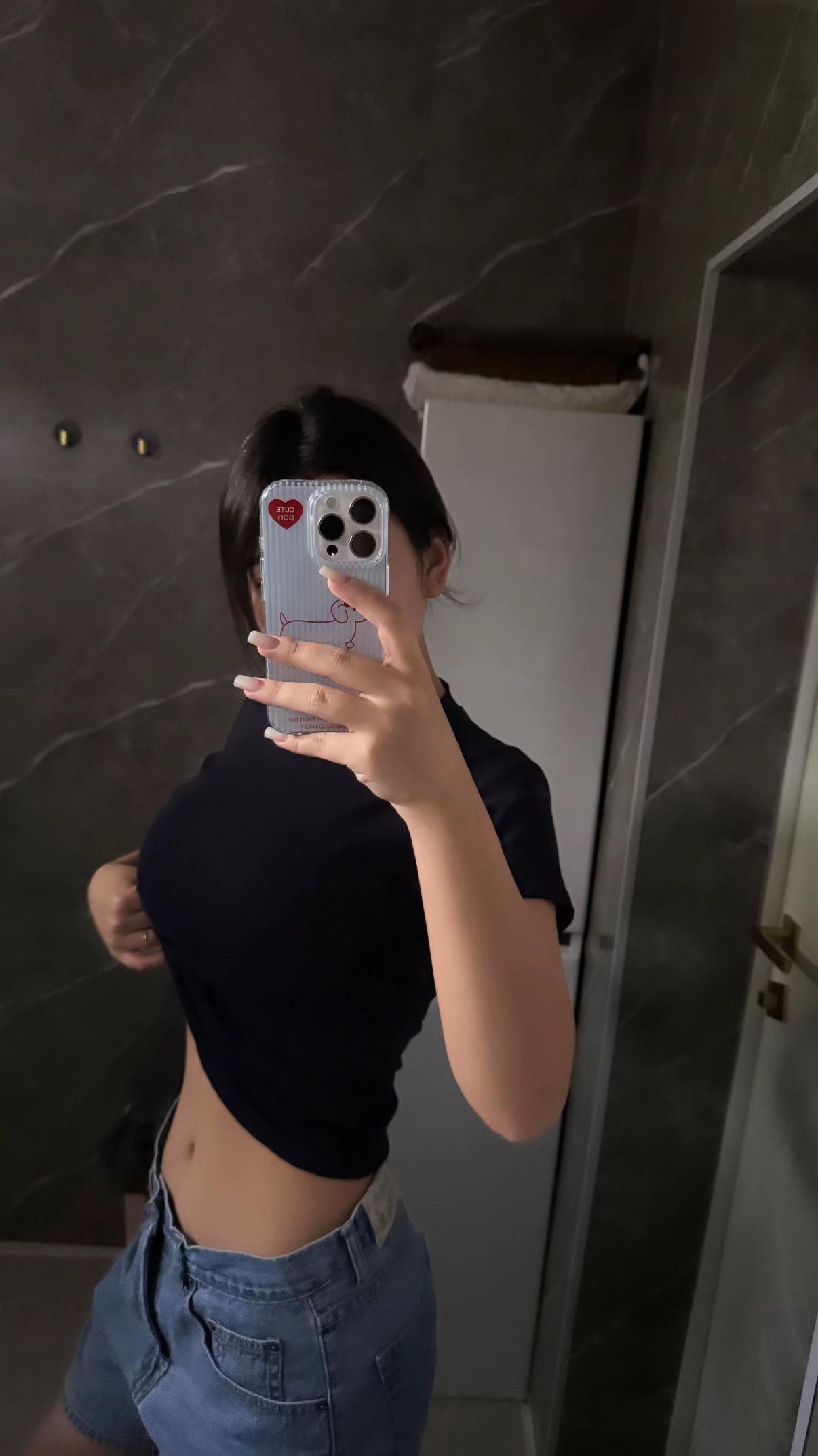 @R🫦