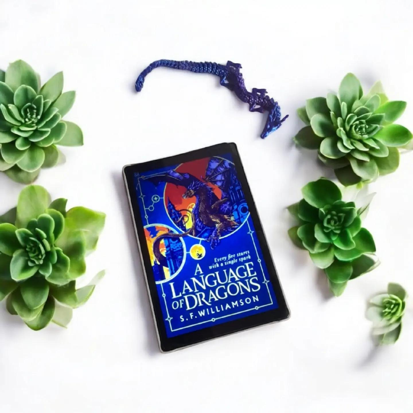 @thereshegoesreading - booktok