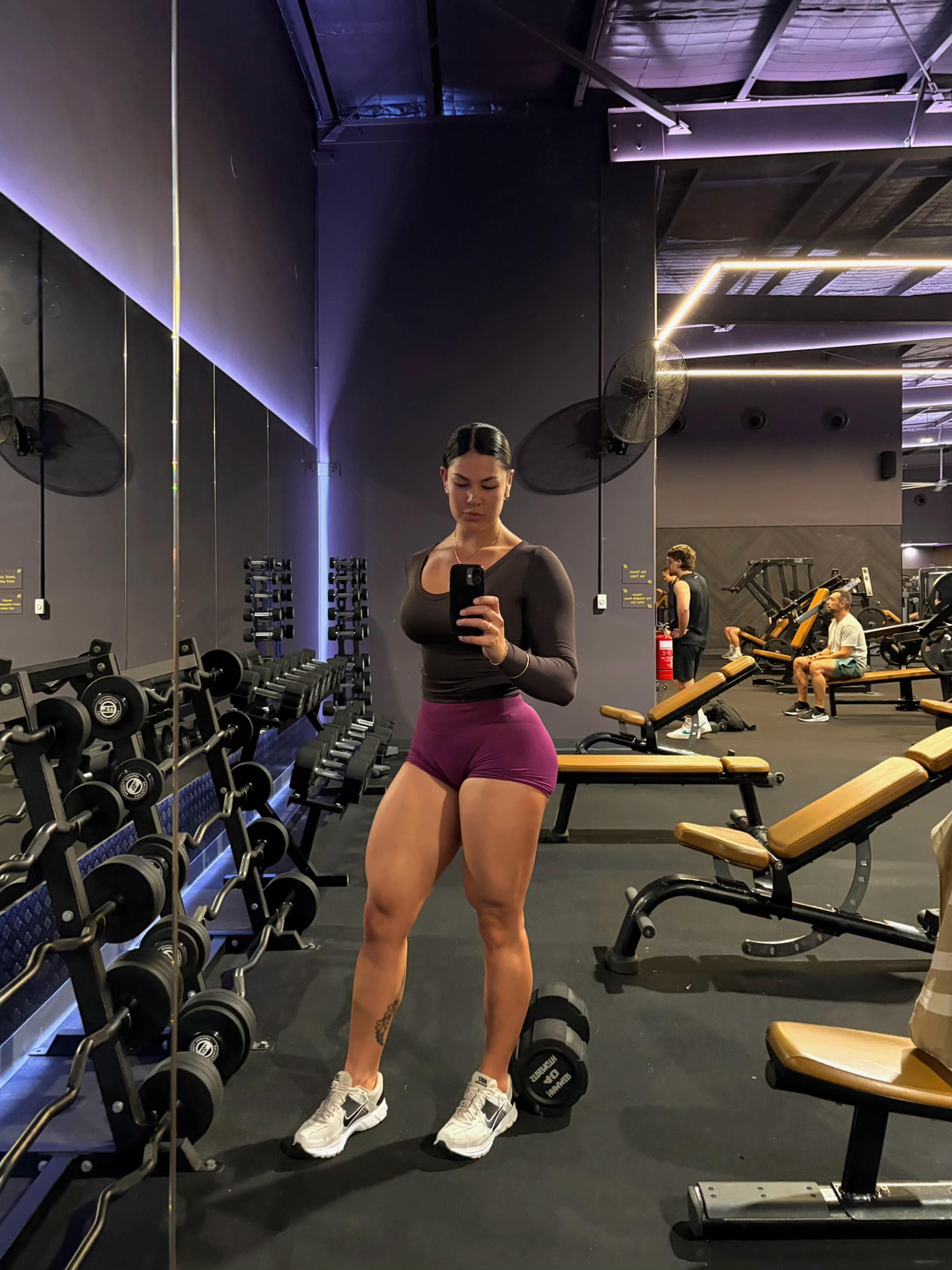 @itsnelle