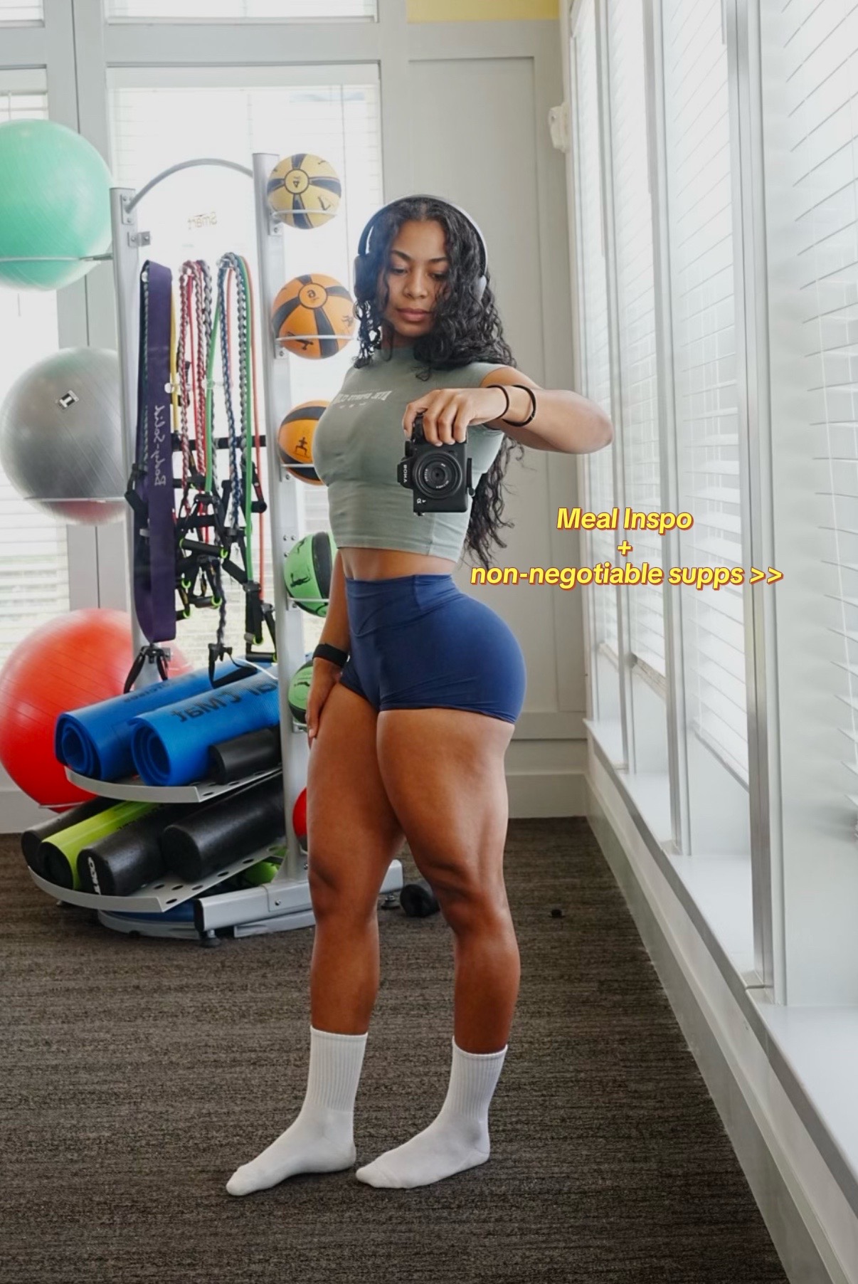 @Isabella