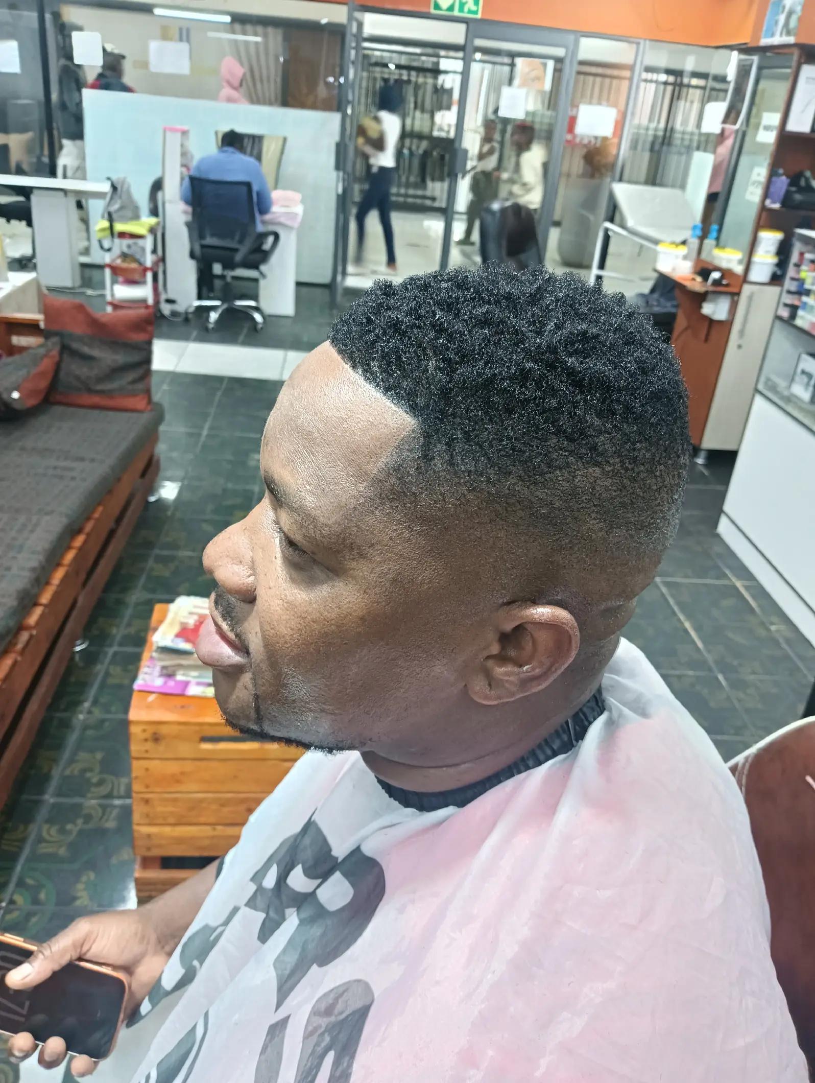 @Royal beauty hair salon.SA