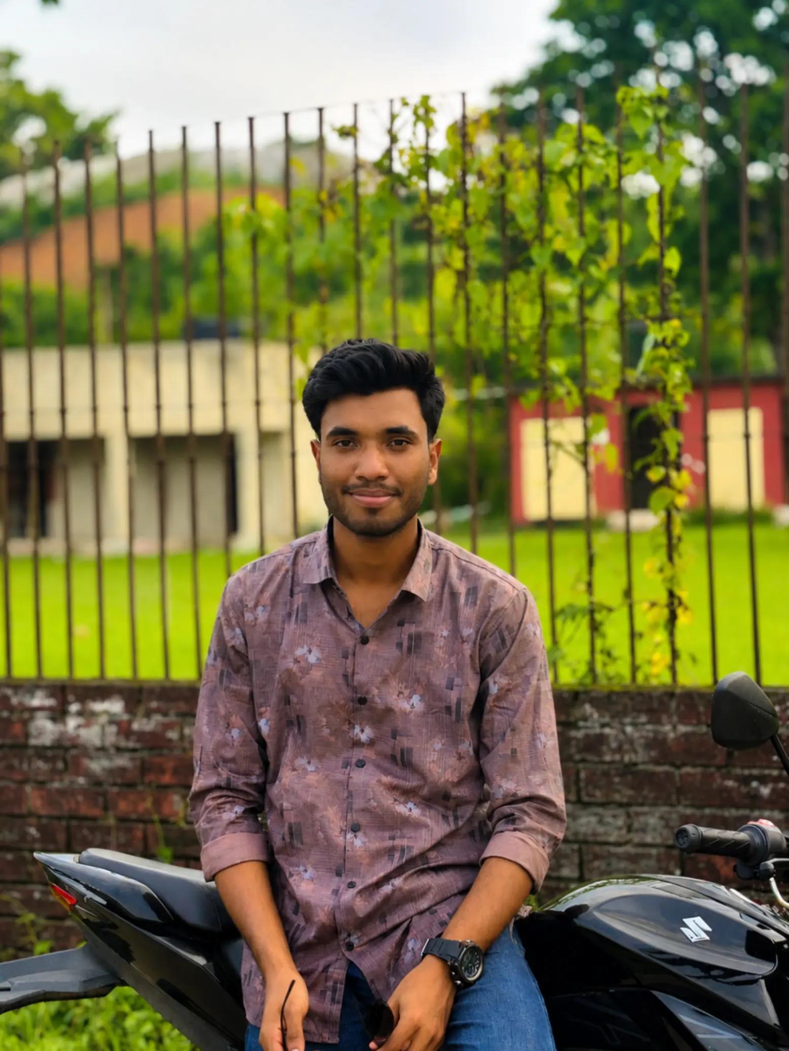 @𝑴𝒓.𝑺𝒐𝒖𝒓𝒂𝒗🇧🇩
