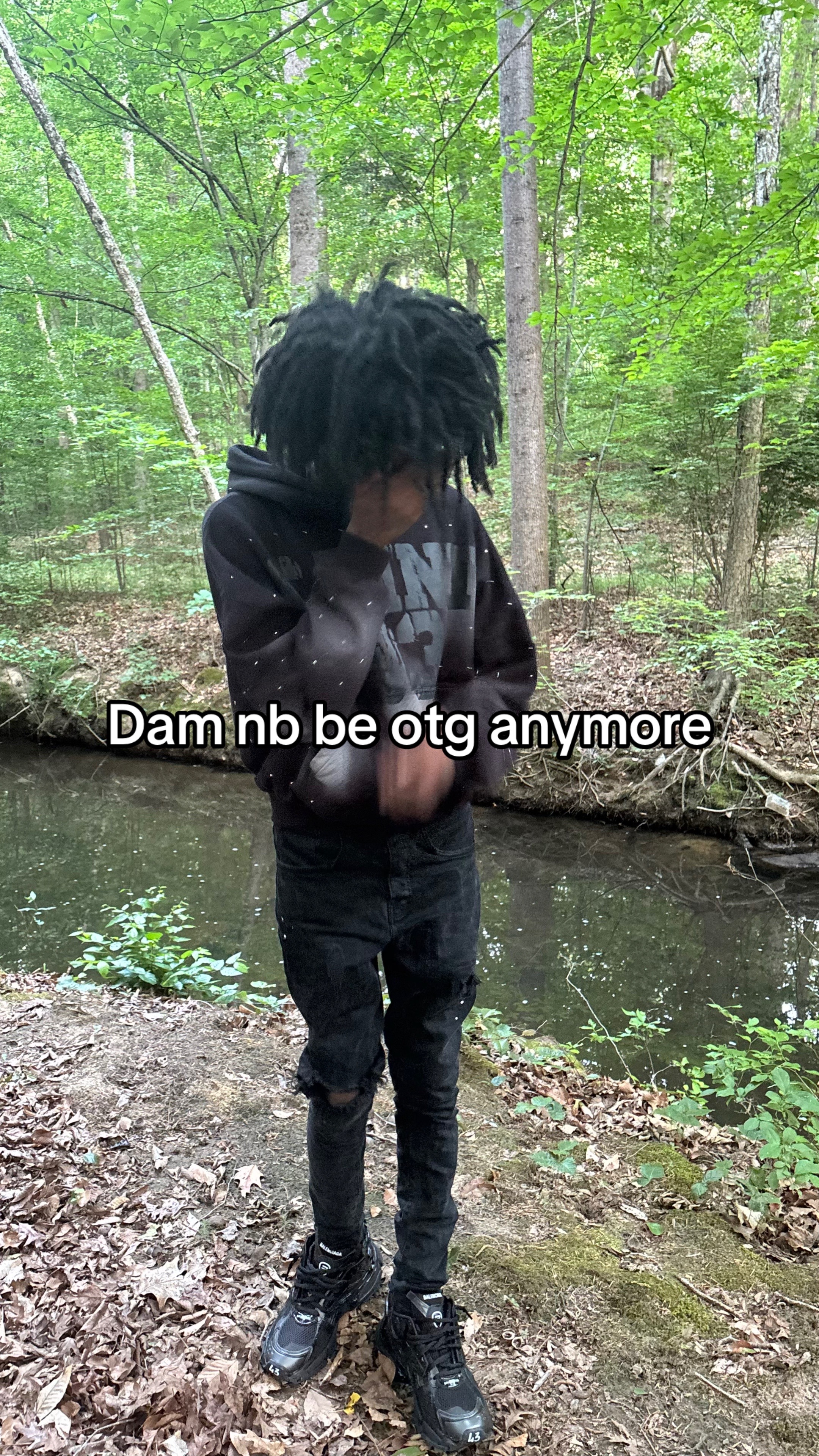 @⃟