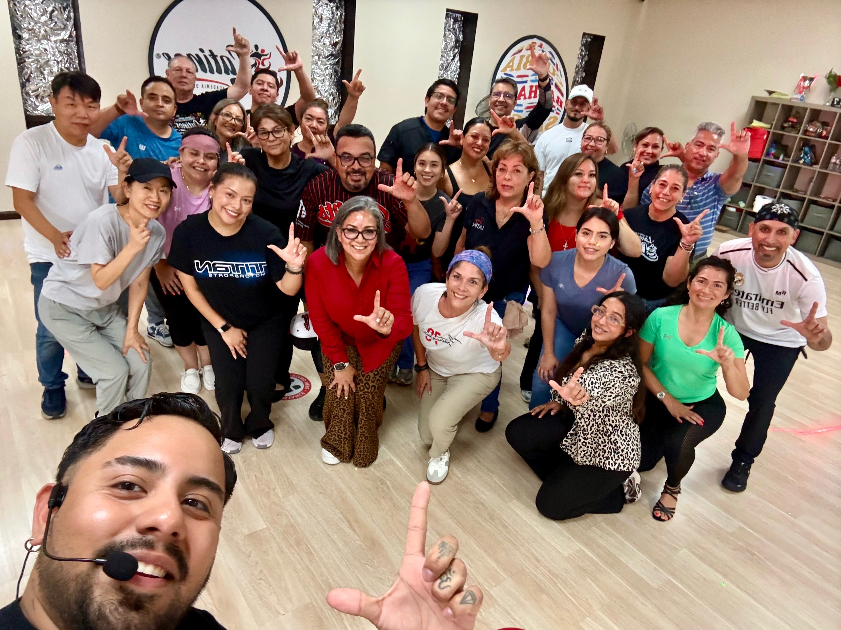 @Latinos Academia de Baile