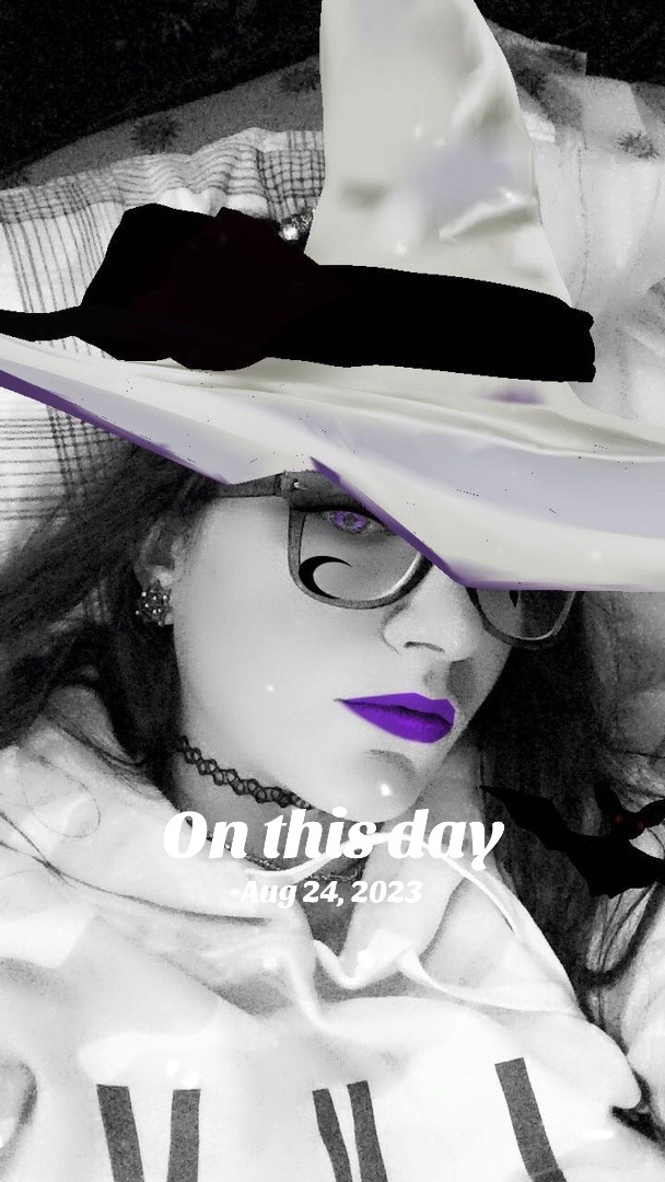 @Bunnylove1386🖤💀🌻❌
