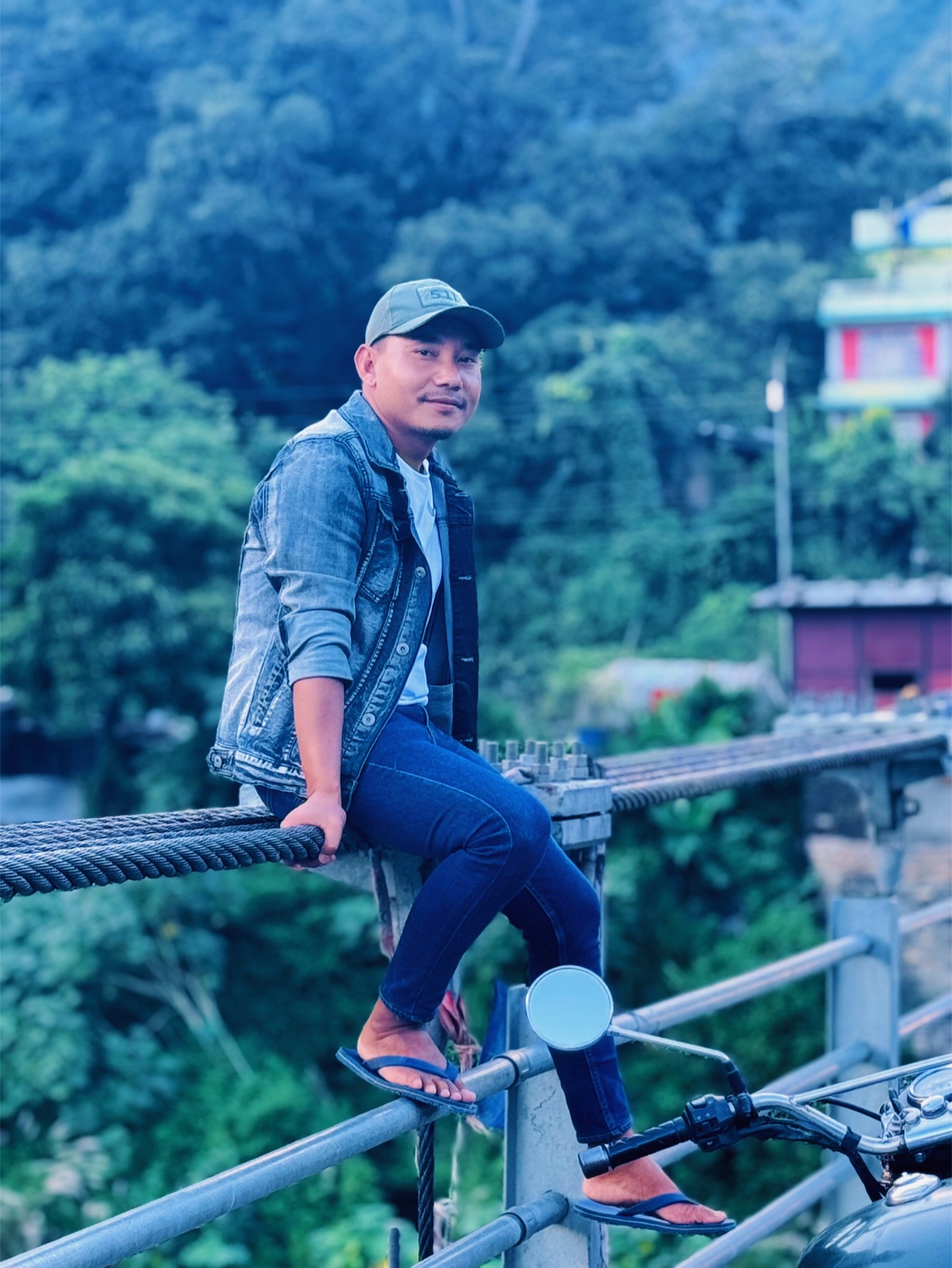 @DJ मेघ लामा
