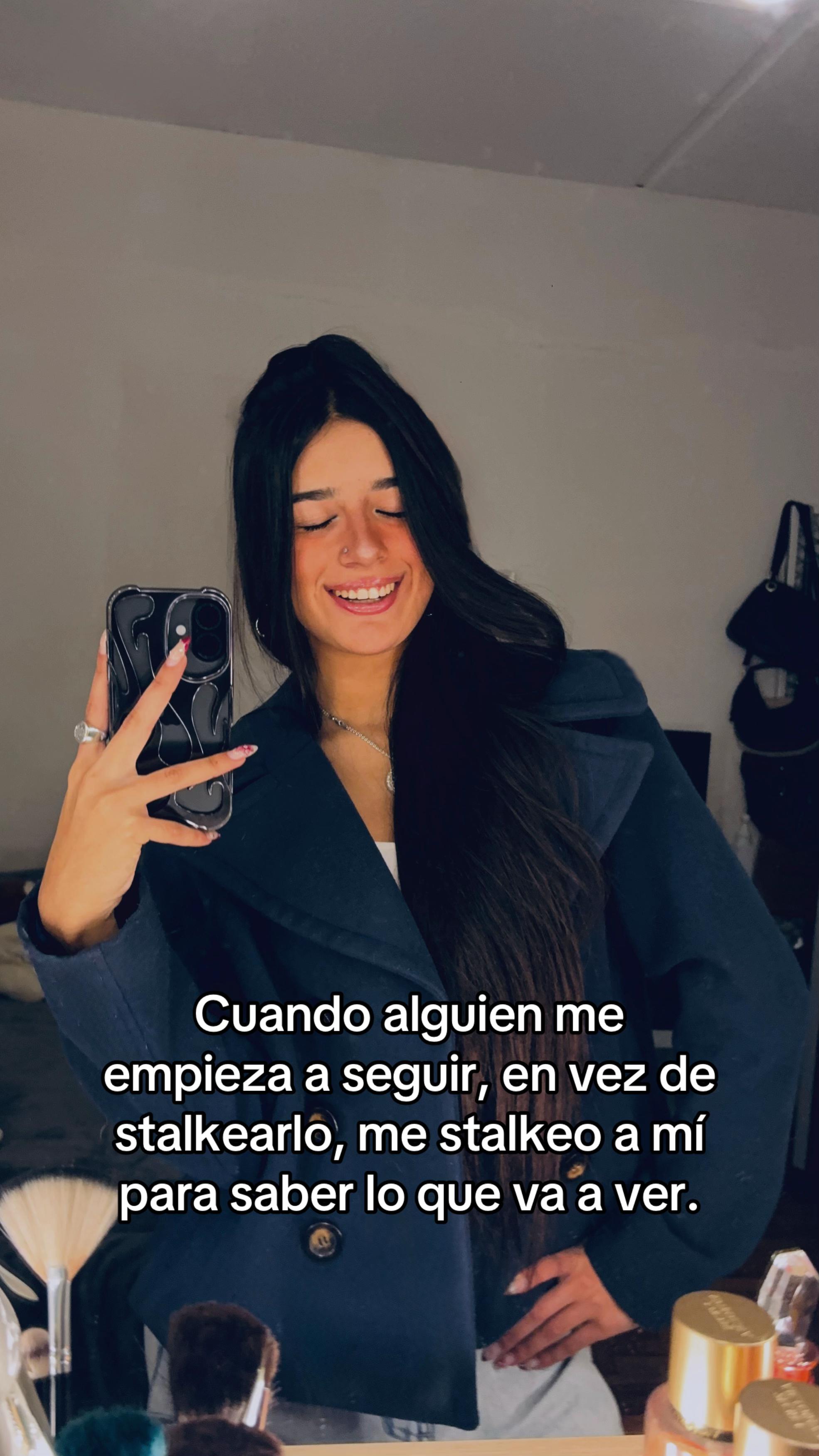 @𝒱𝒶𝓁𝓊 🖤