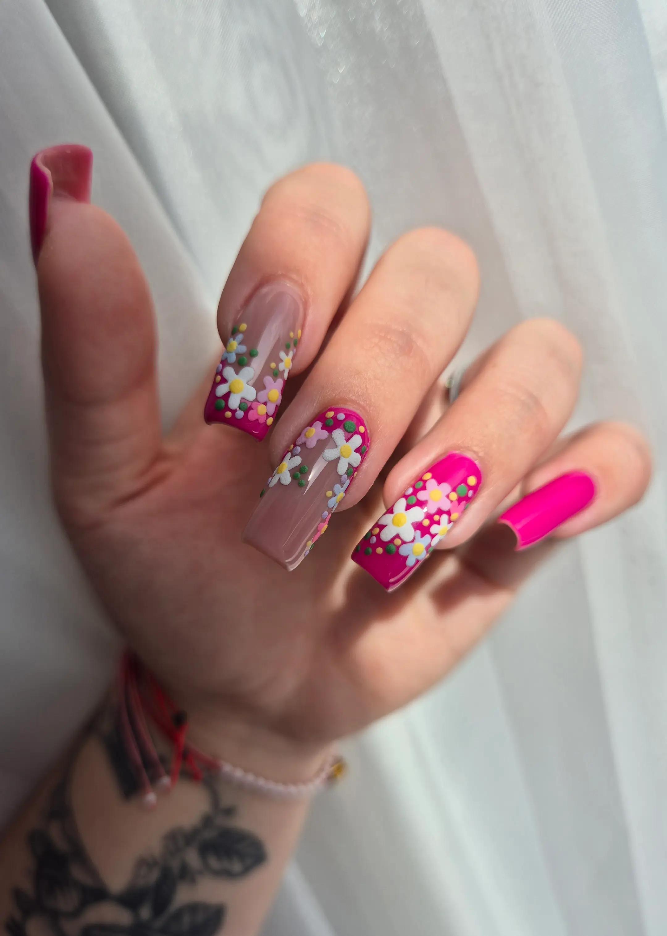 @dolu_nails