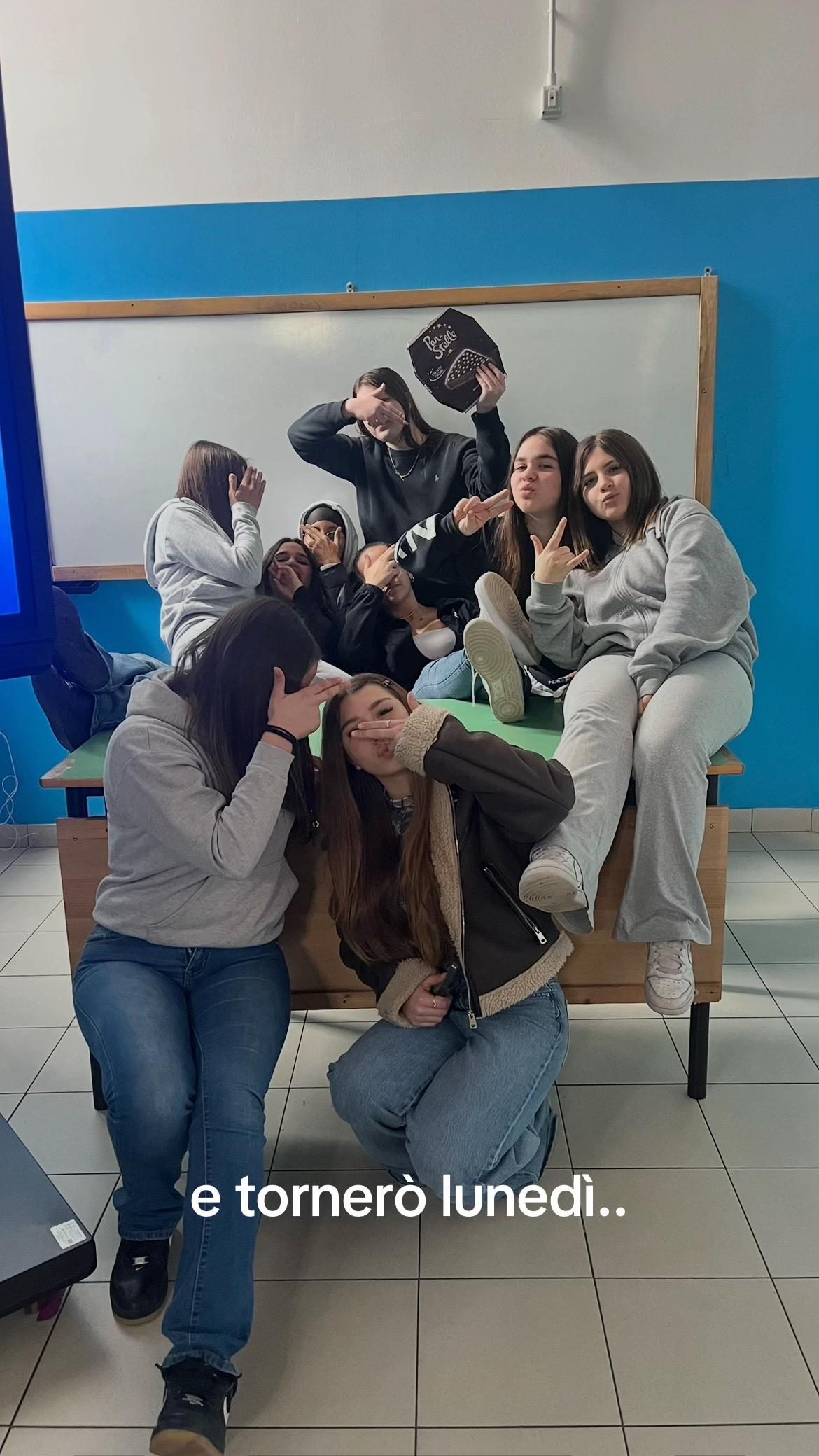 @𝓒𝓱𝓲𝓪𝓻𝓪