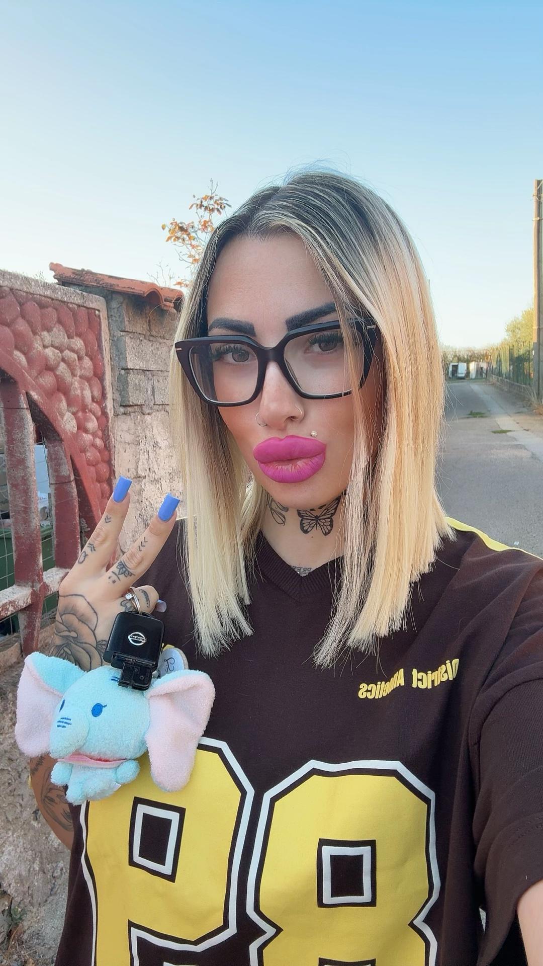 @ERIKA🖤
