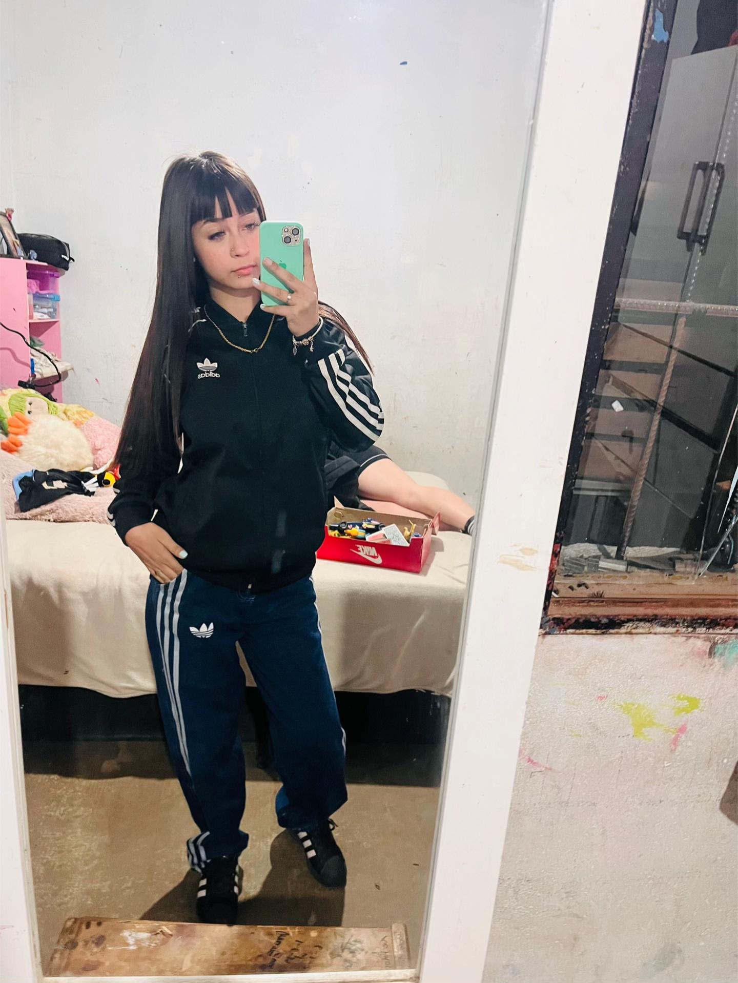 @laraamorales0