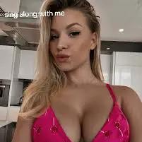 @curvy white
