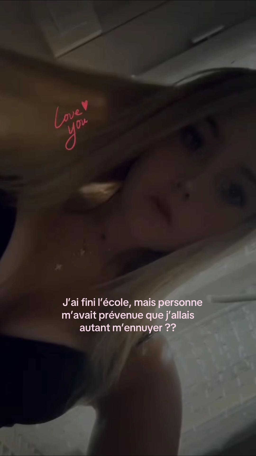 @𝐂𝐡𝐚𝐫𝐥𝐞̀𝐧𝐞💋
