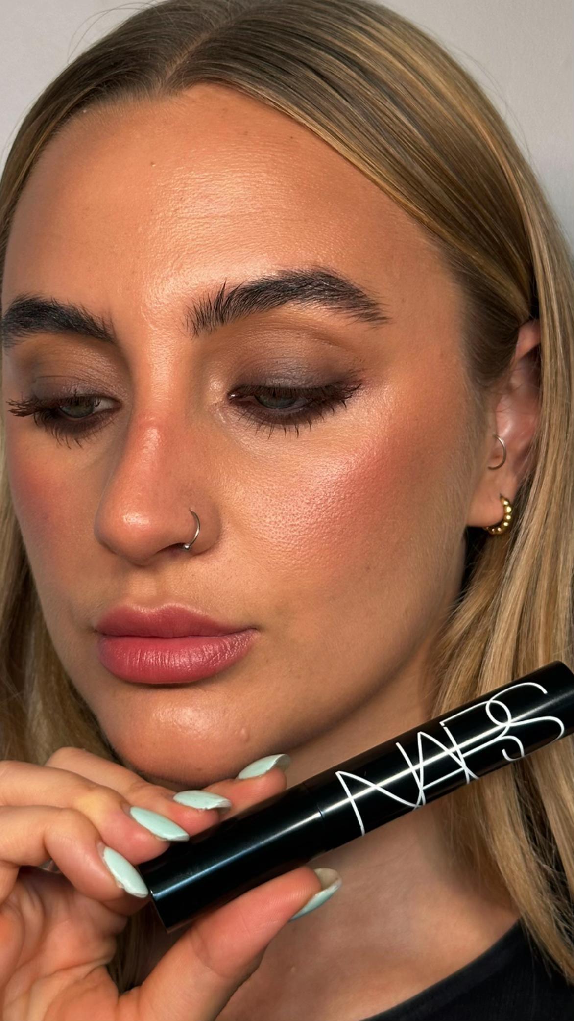@LYDIA | Makeup Artist