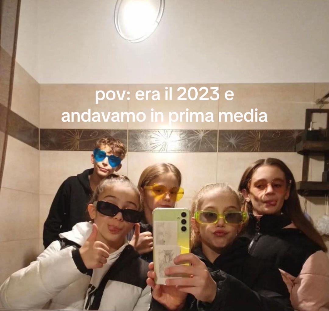 @👧🏼🎀🪩