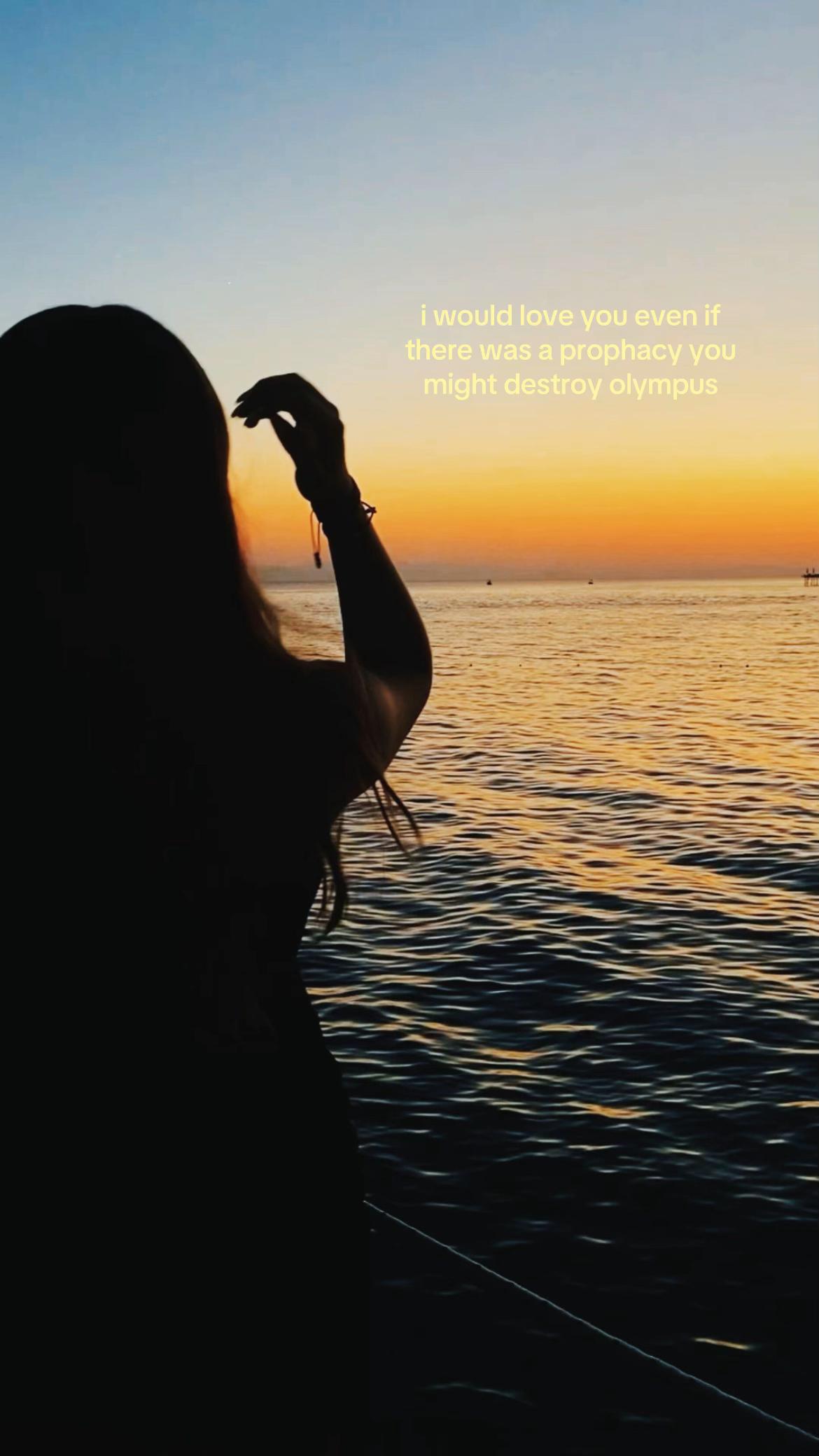 @⃟
