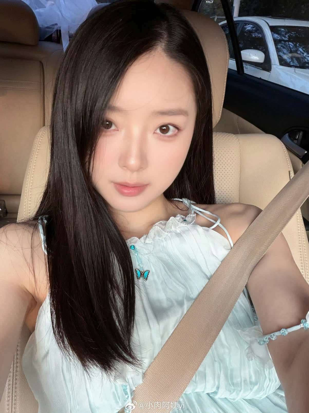 @小肉阿姨yi