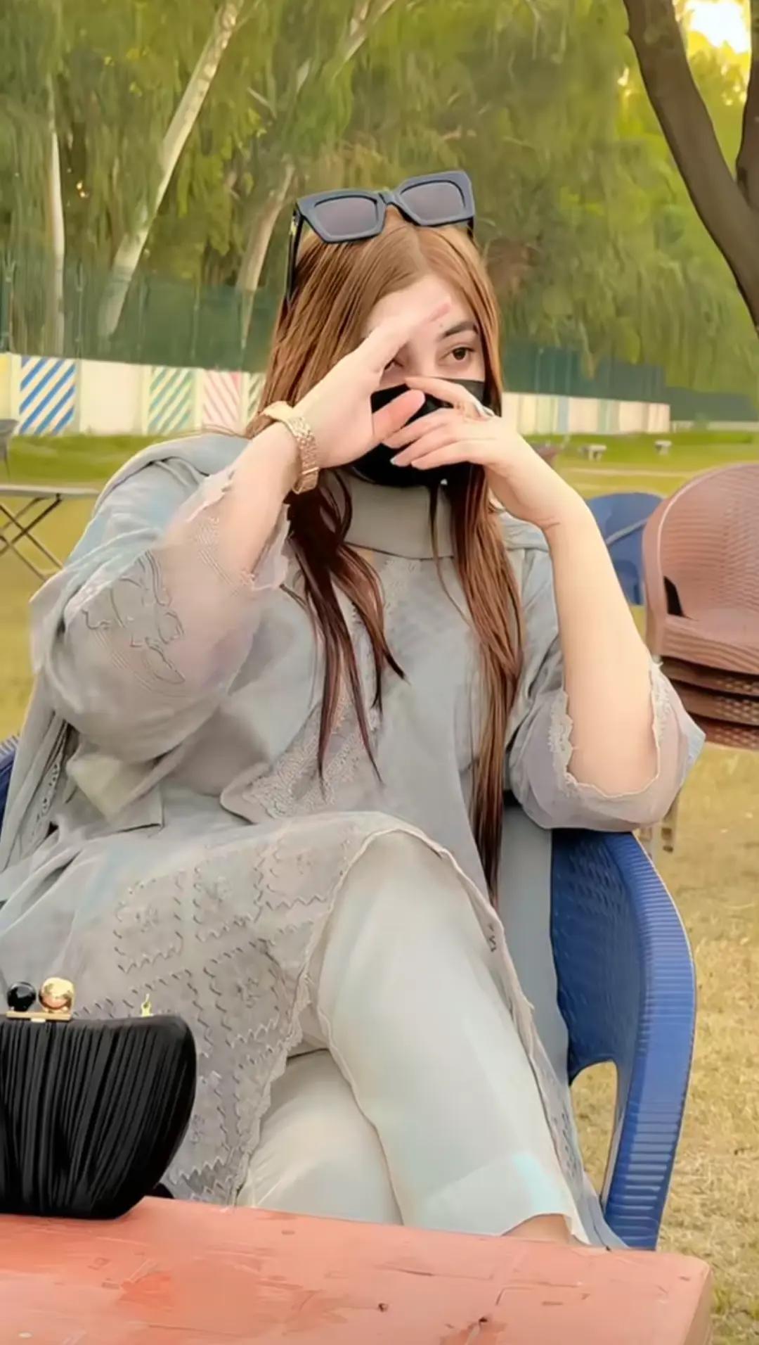 @Ayesha chemi