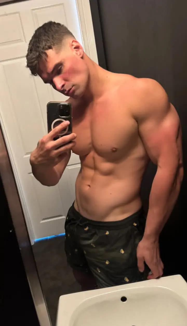 @Malik 😘🏳️&zwj;🌈